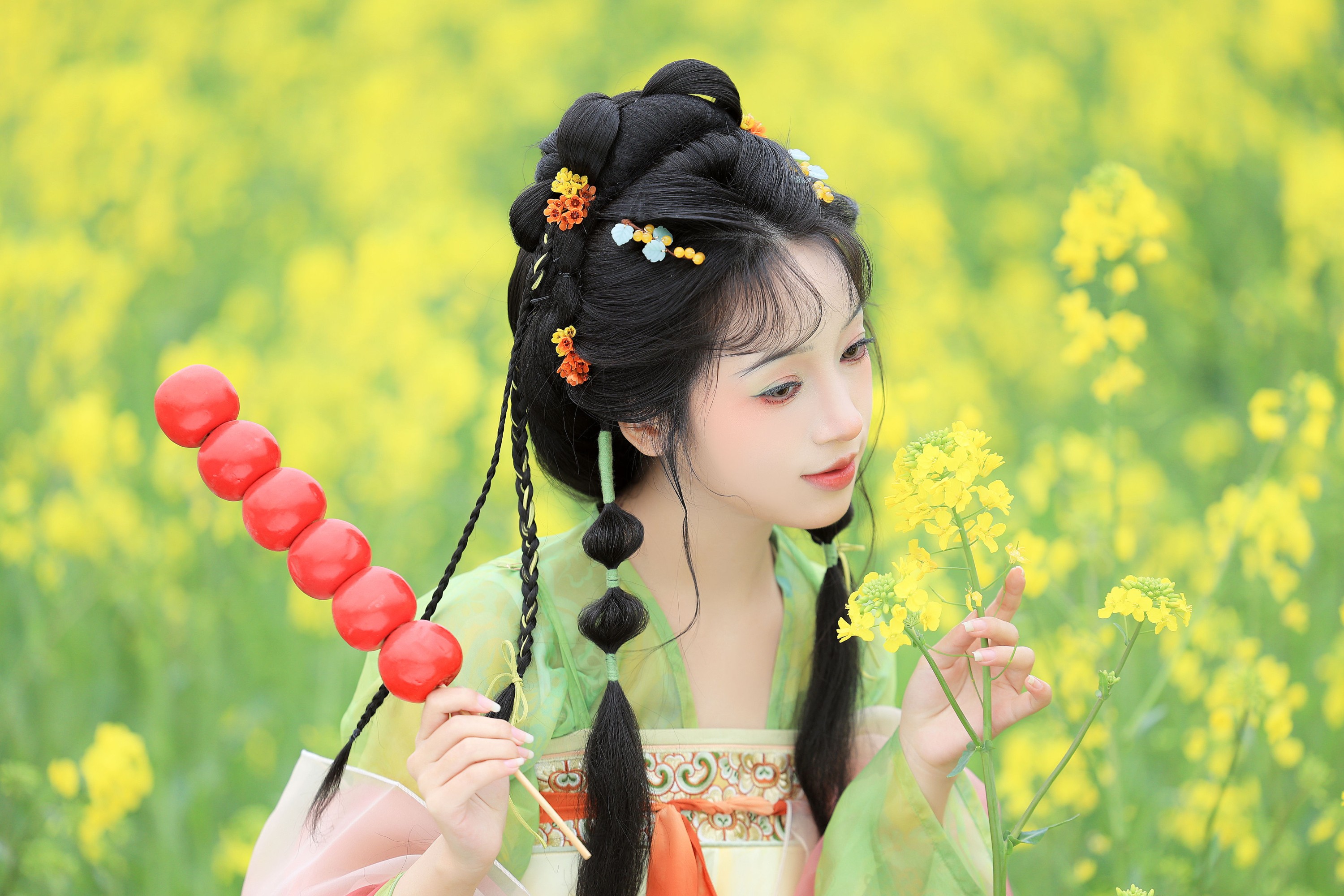 君尹兰 – 《春日之约》[18P]