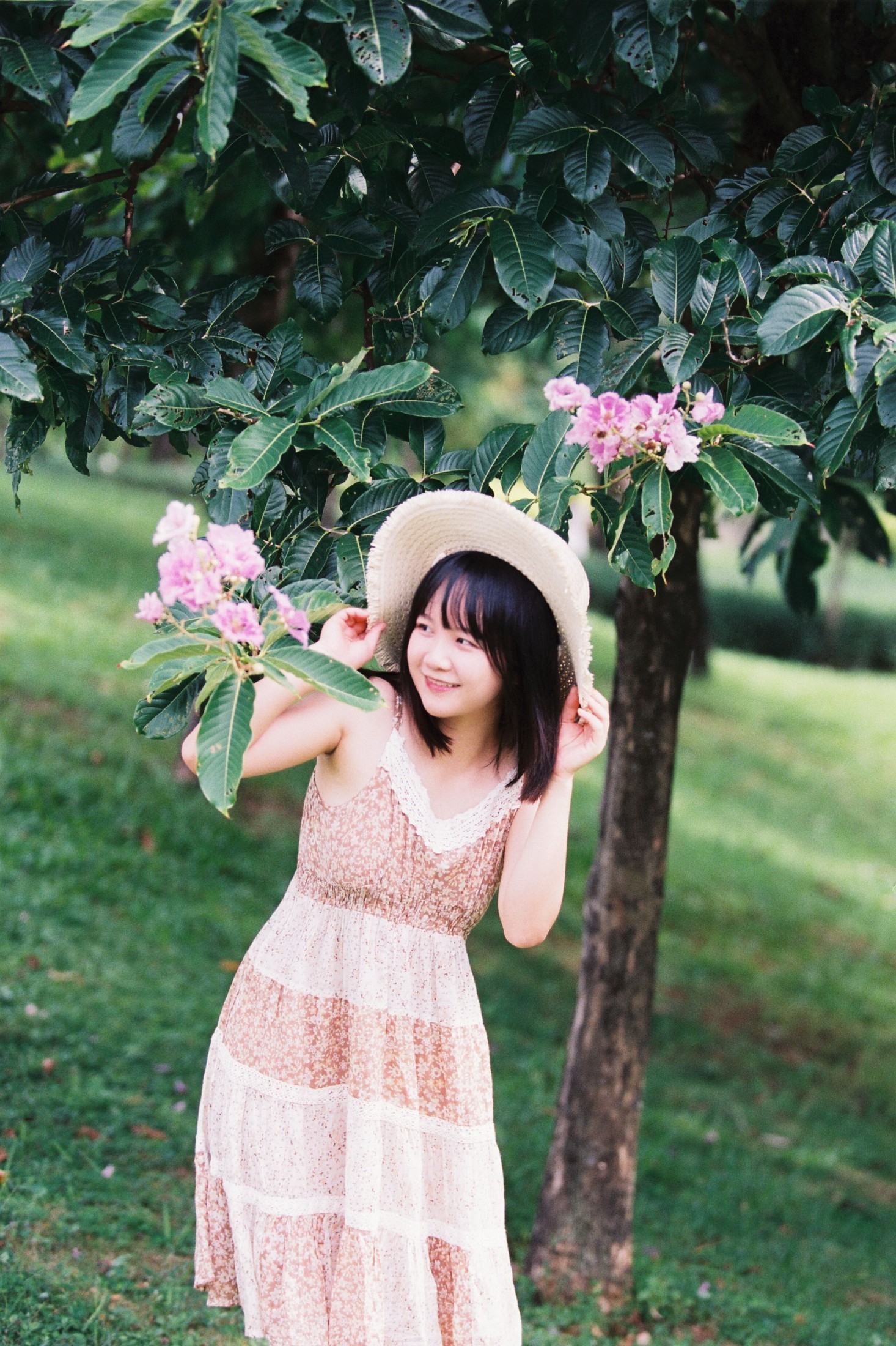 四月岛雯 – 《夏天的草地》[30P]