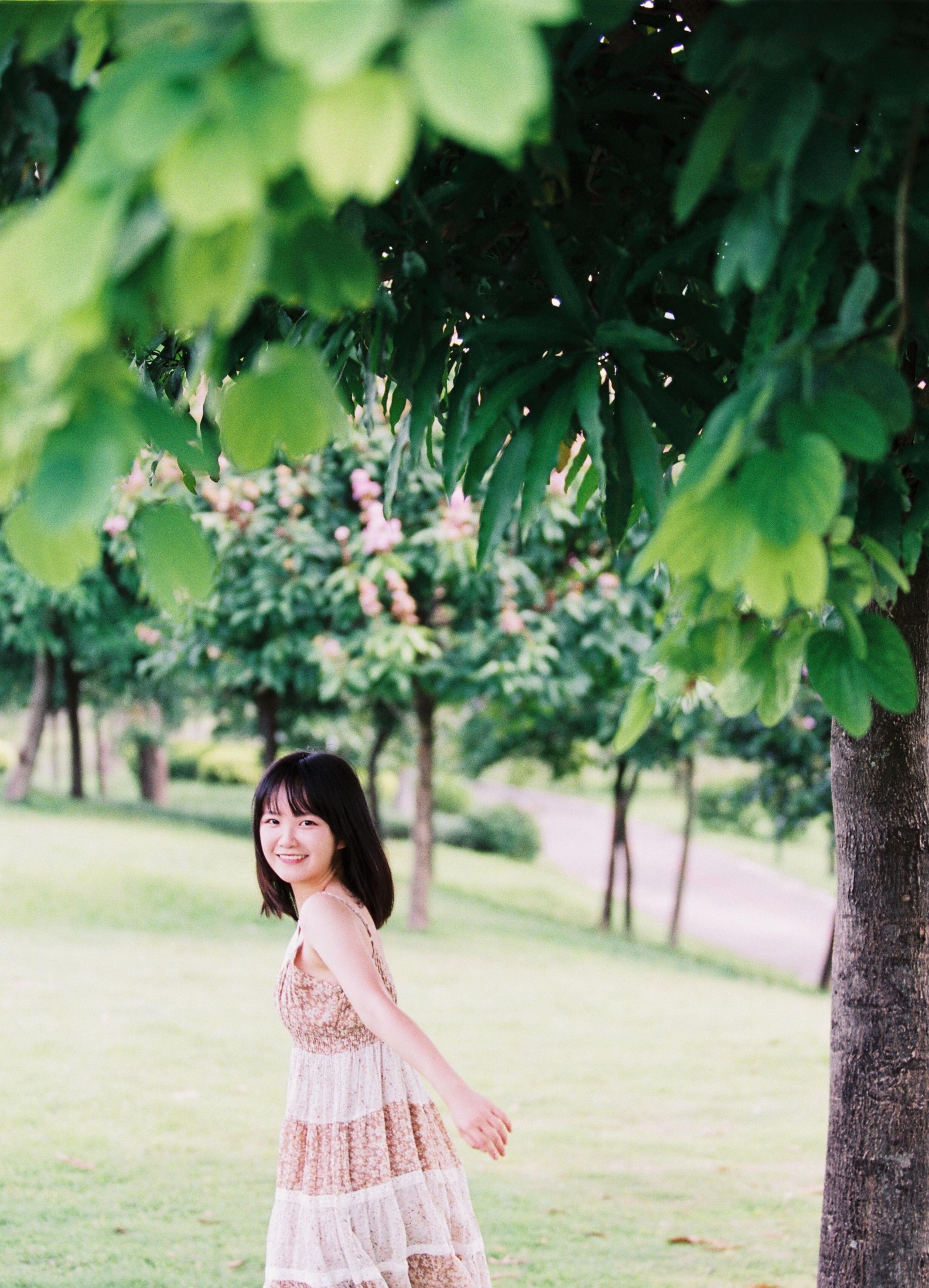 四月岛雯 – 《夏天的草地》[30P]