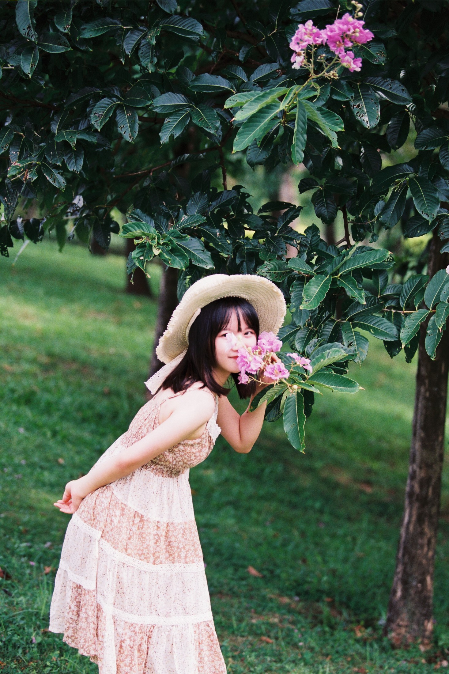 四月岛雯 – 《夏天的草地》[30P]