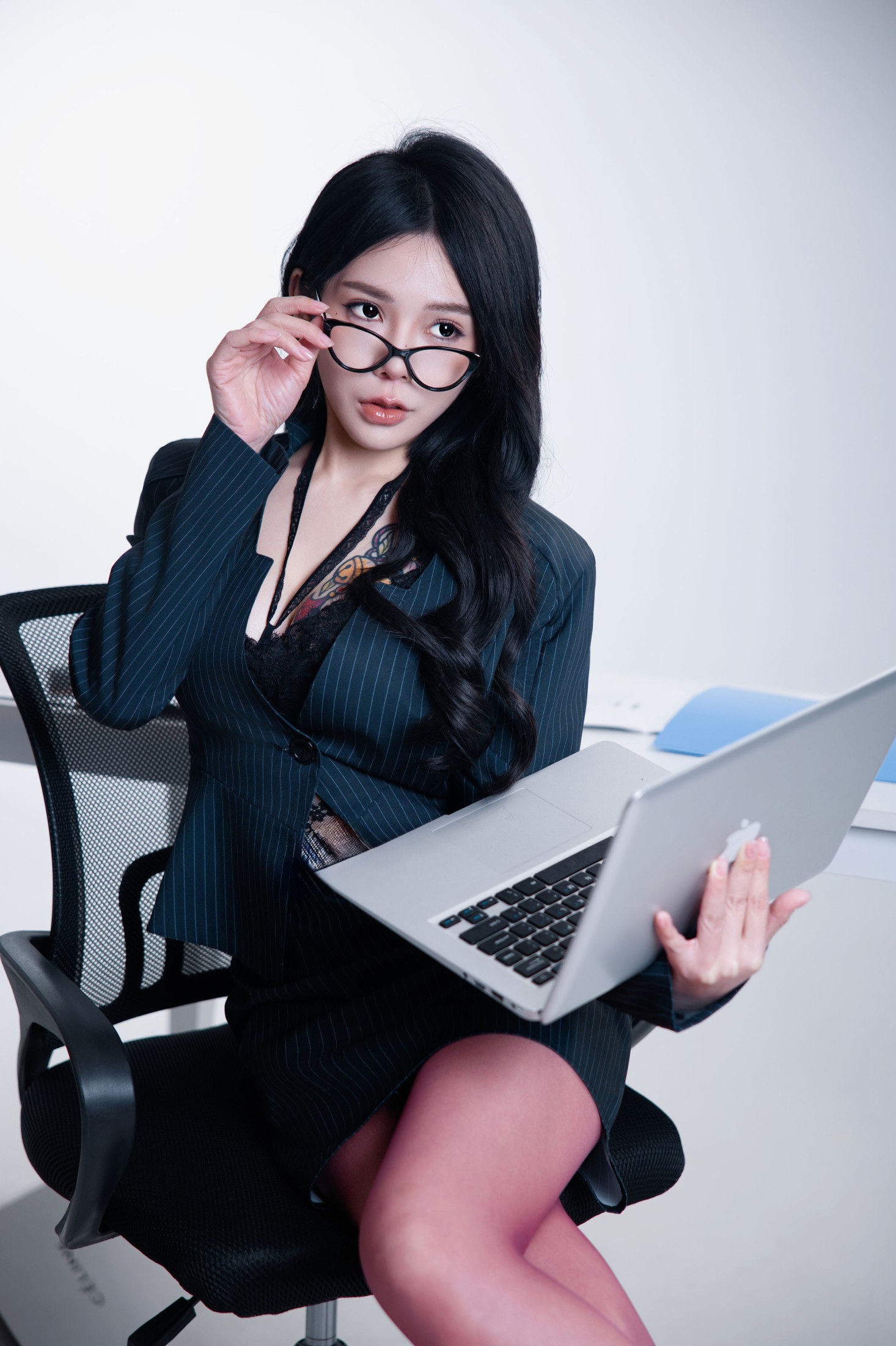 AMY – 《办公室海妖女郎》[14P] 插图4