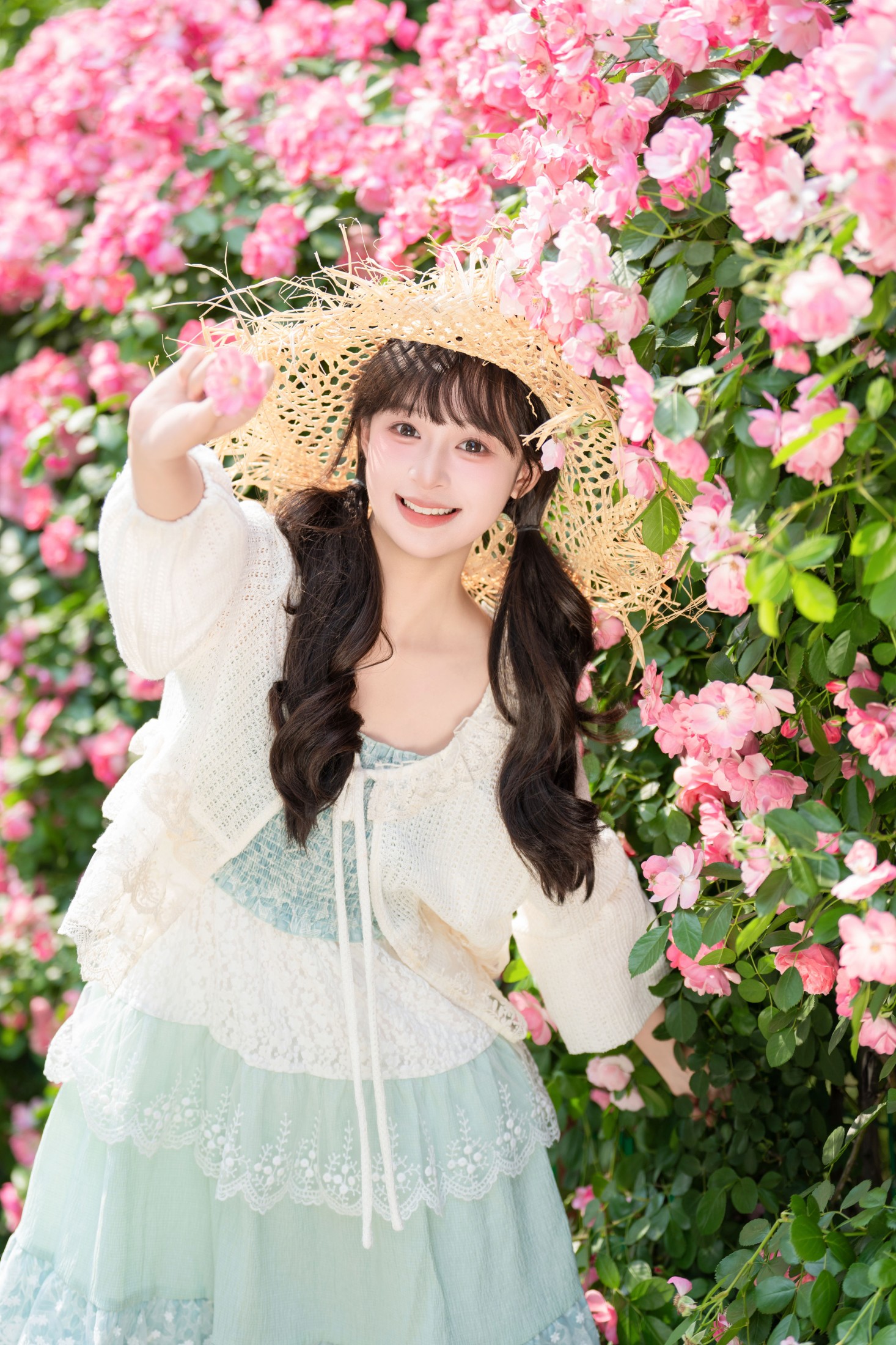 夏芋小年 – 《五月的蔷薇》[35P]