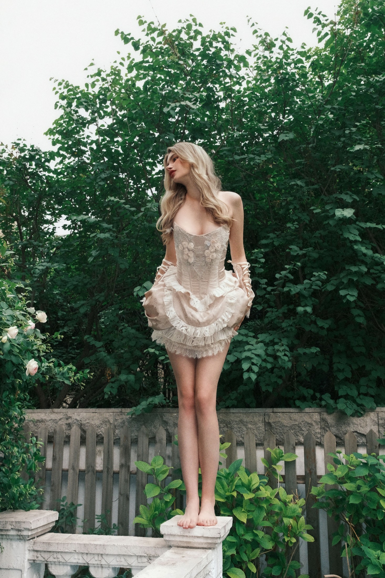 ALBINA – 《我将玫瑰藏入裙摆》[19P] 插图5