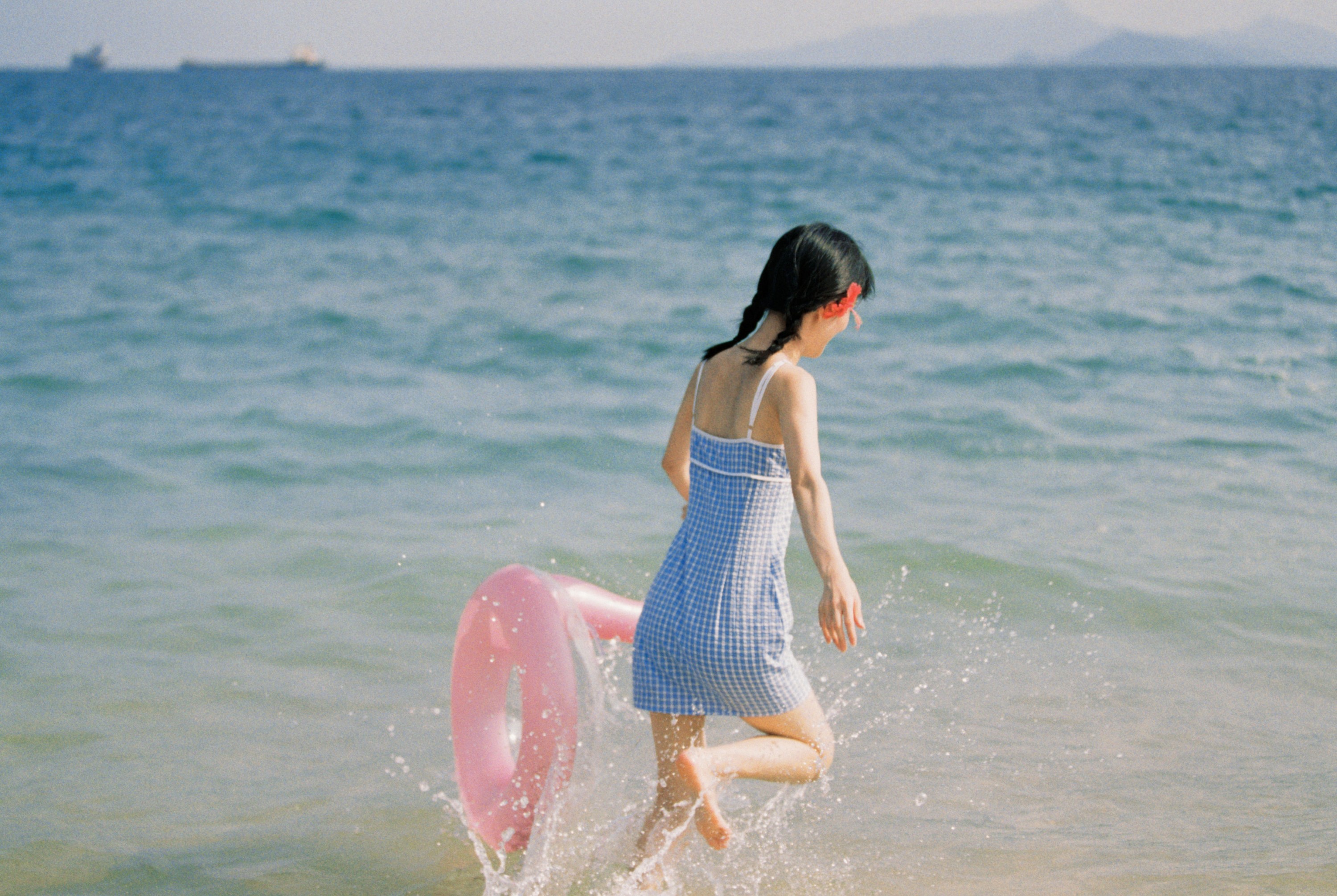 十月 – 《一起去海边游泳吧》[19P]