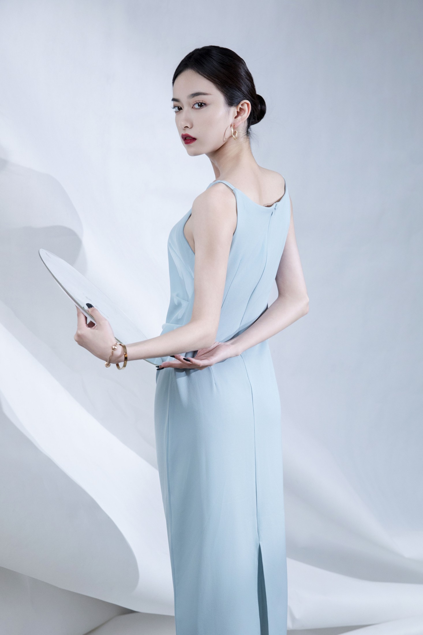 安仔麻麻 – 《一面镜子》[26P]