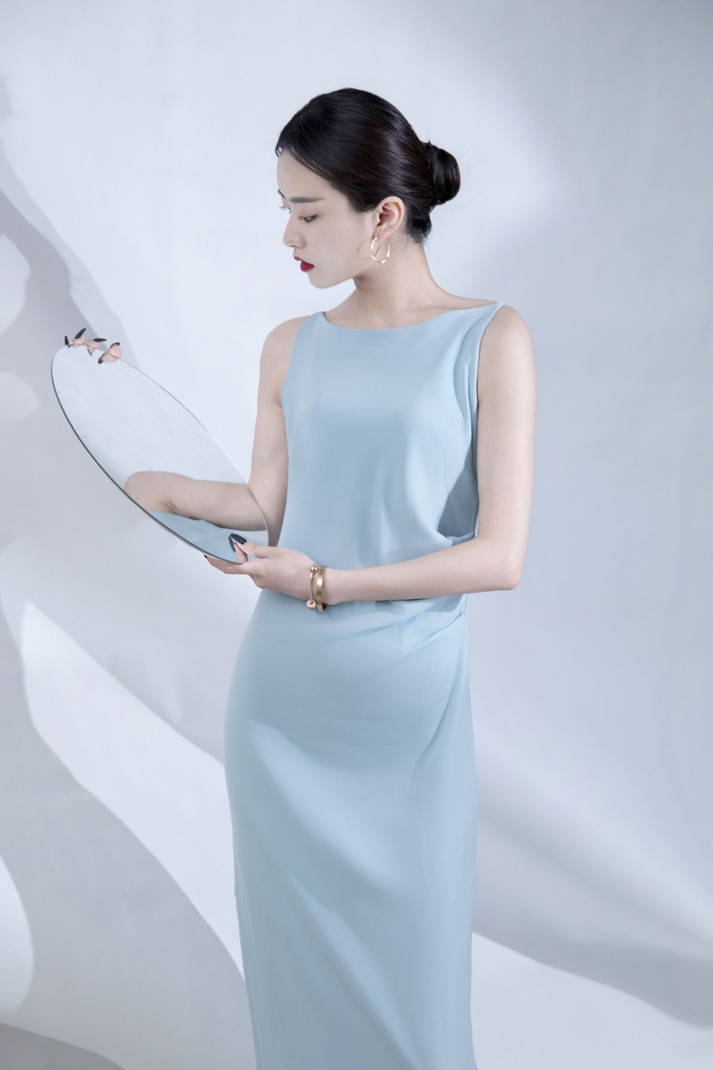 安仔麻麻 – 《一面镜子》[26P]