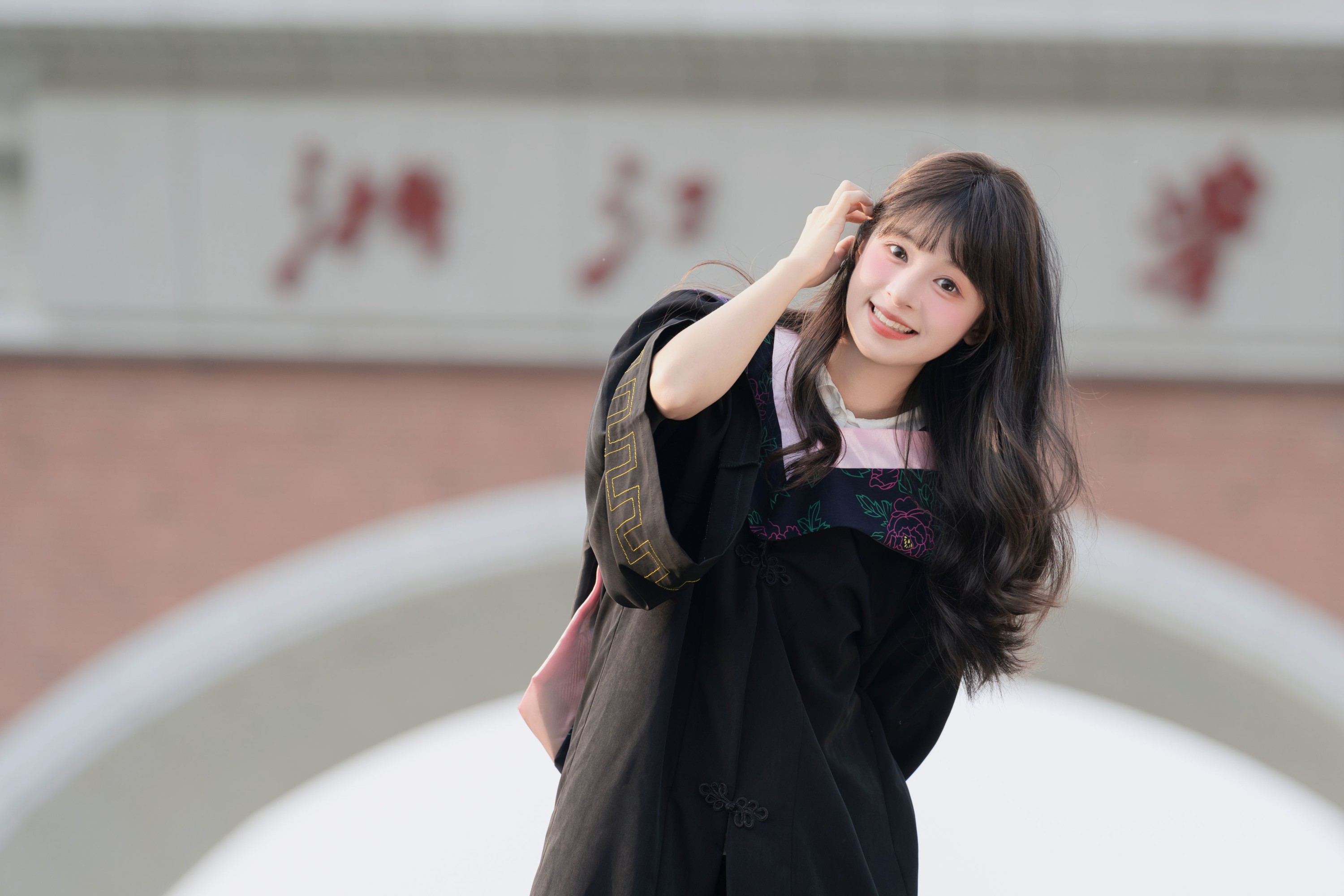 夏芋小年 – 《学士服》[18P]