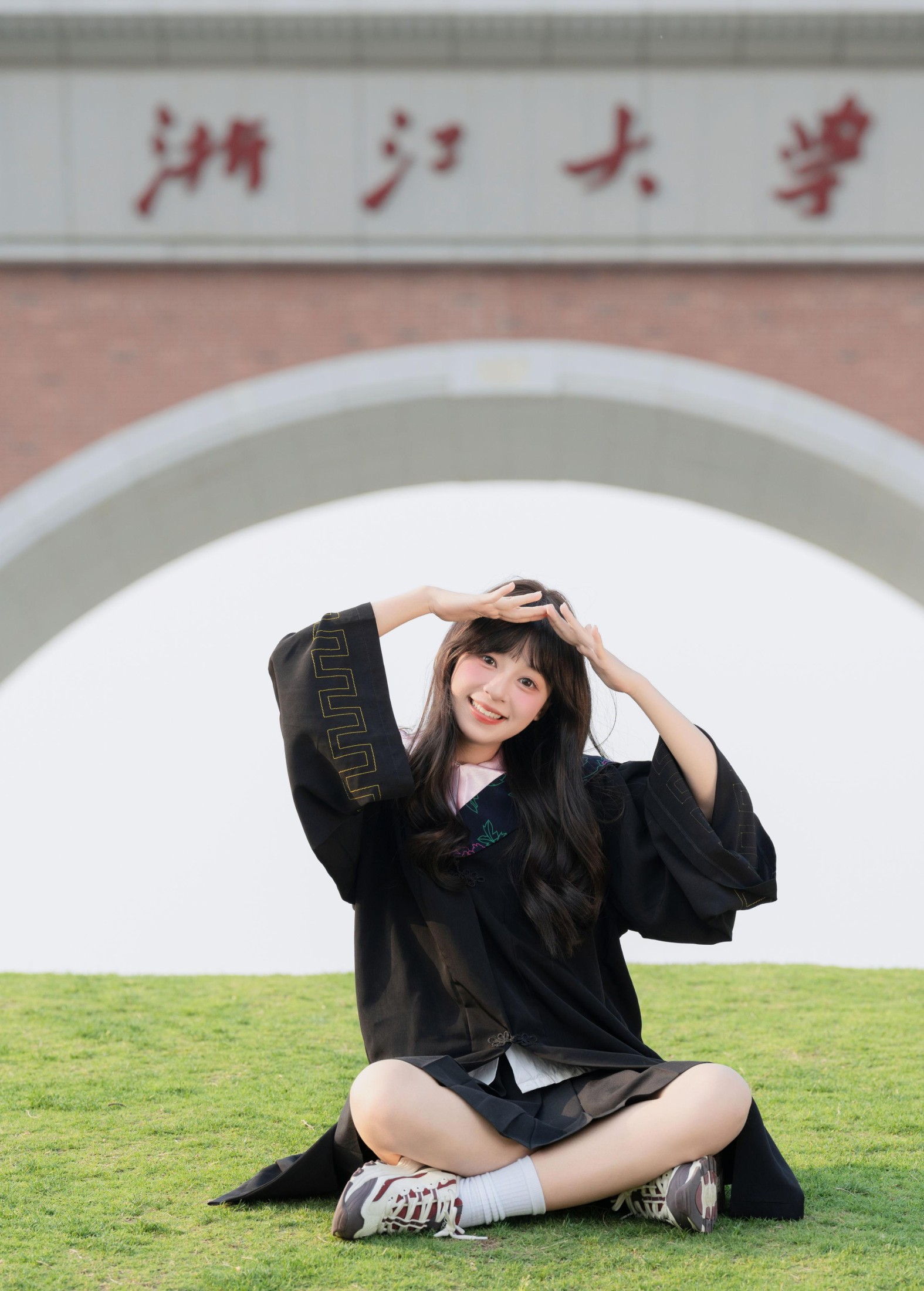 夏芋小年 – 《学士服》[18P]