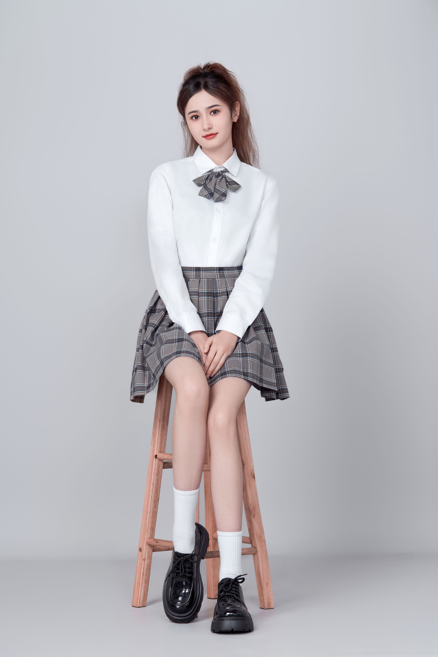 坎杜克 – 《白衫格裙：少女活力映像》[14P]