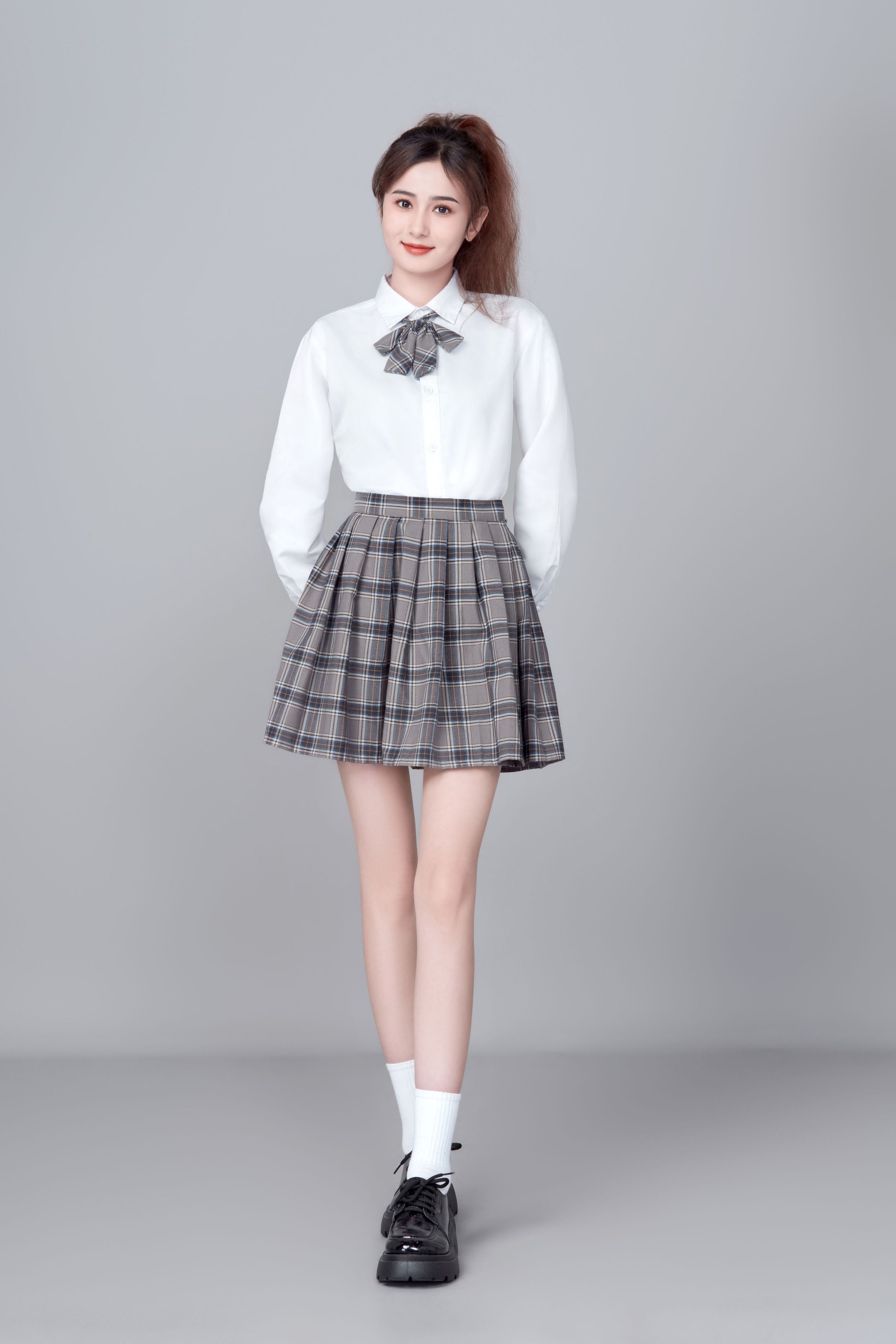 坎杜克 – 《白衫格裙：少女活力映像》[14P]