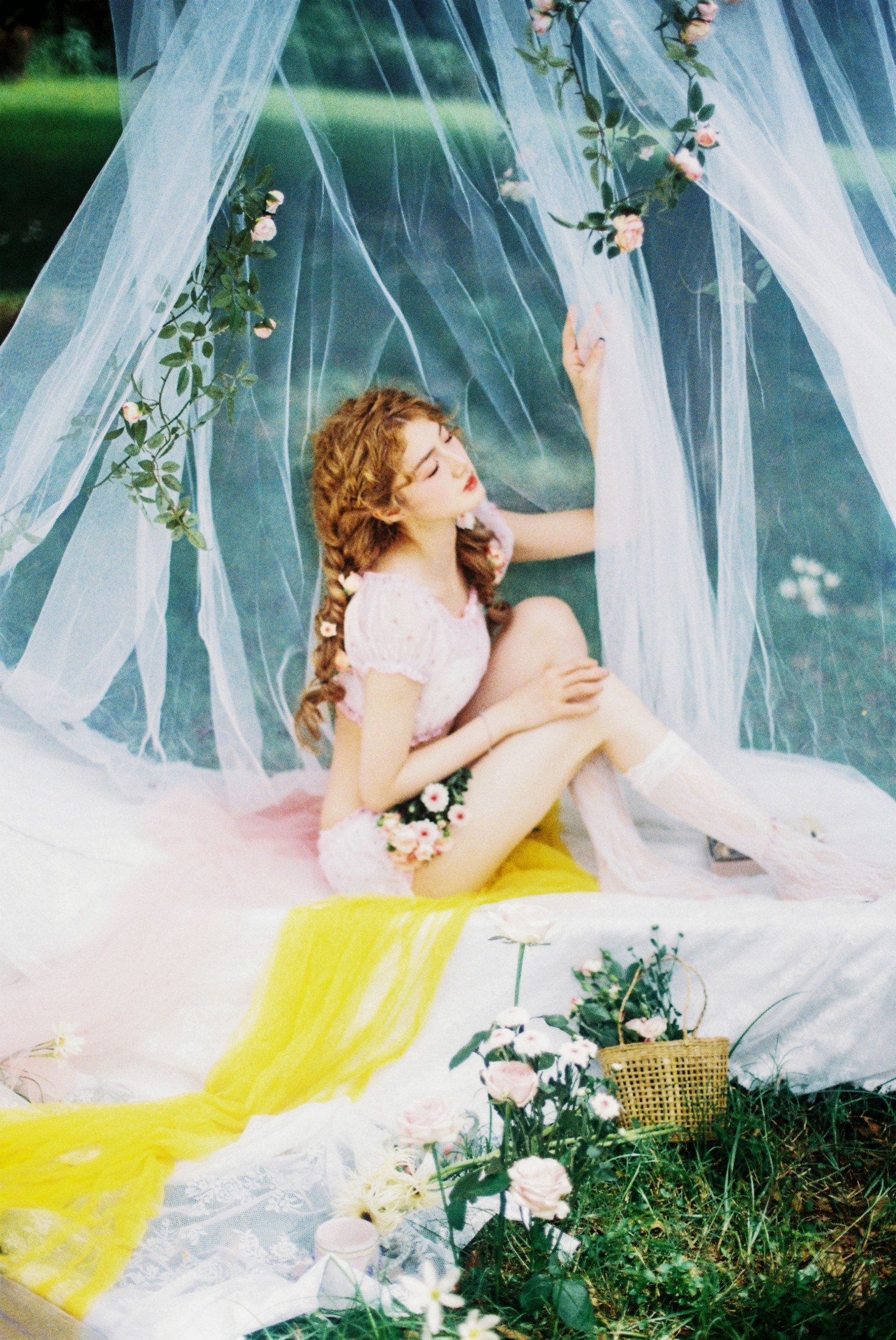 雨涵 – 《金发少女》[13P]