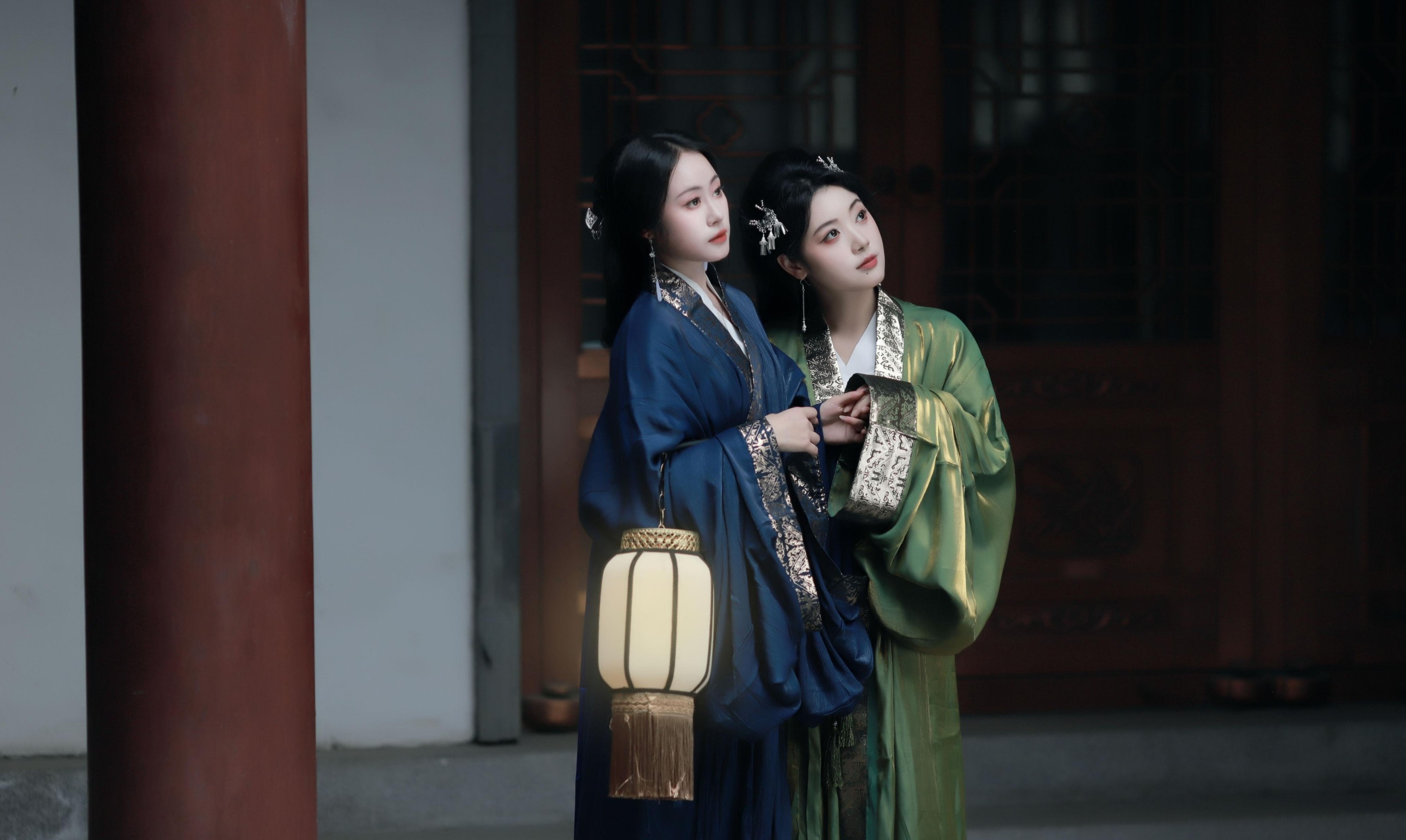 富江 小羊咩咩 – 《入眸》[13P]