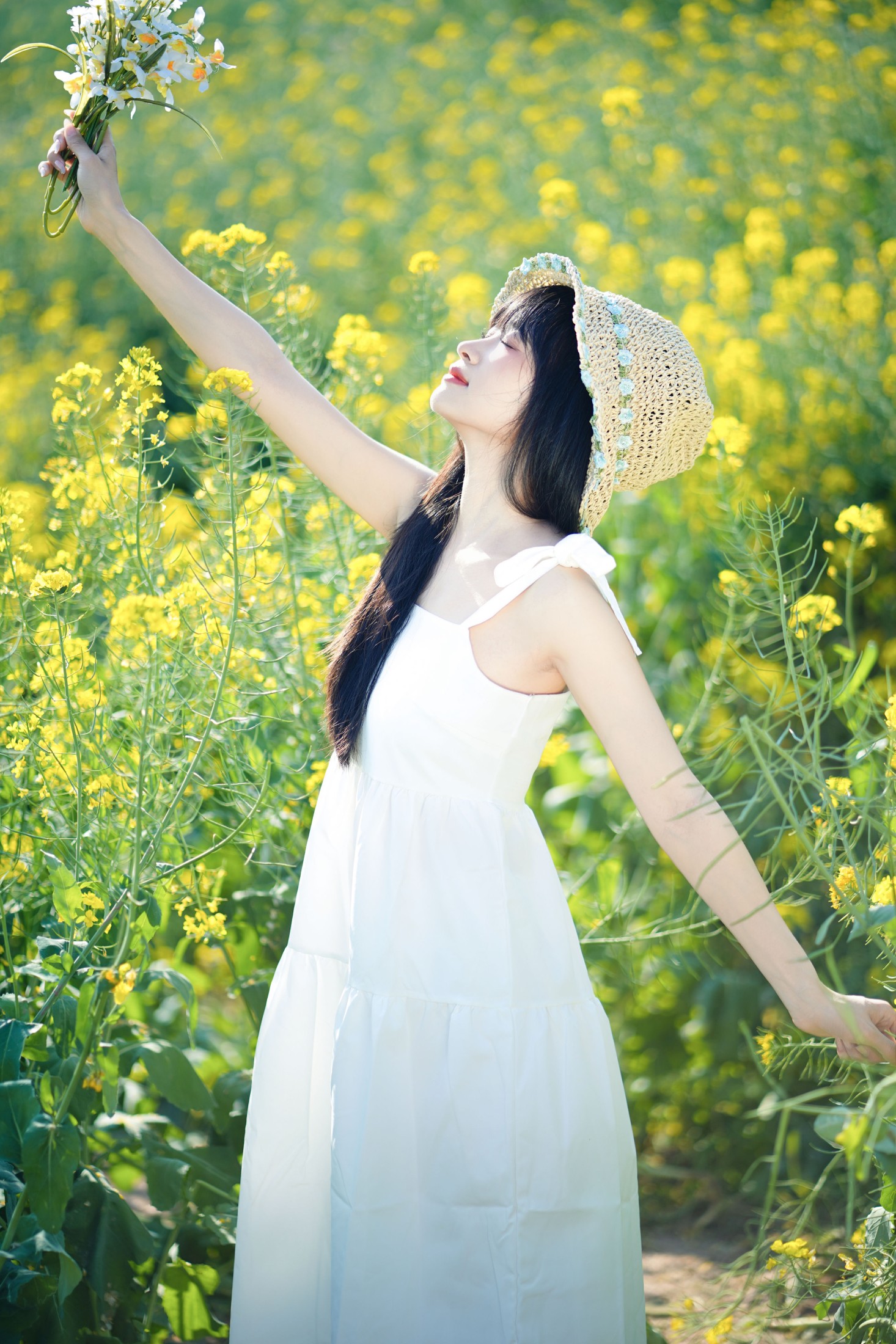 春娇娇 – 《油菜花》[14P]