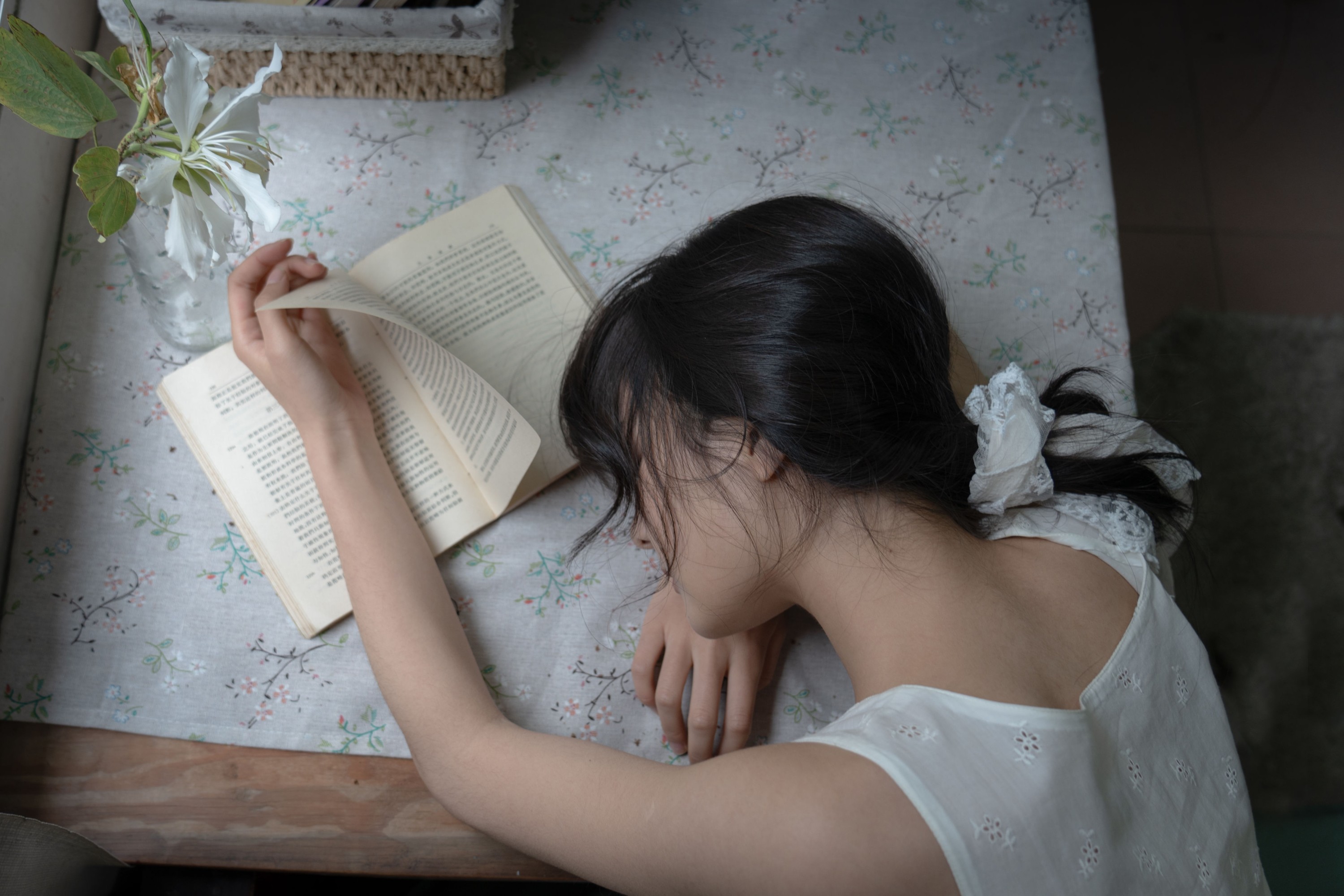 小雨天气 – 《窗畔漫读》[17P]