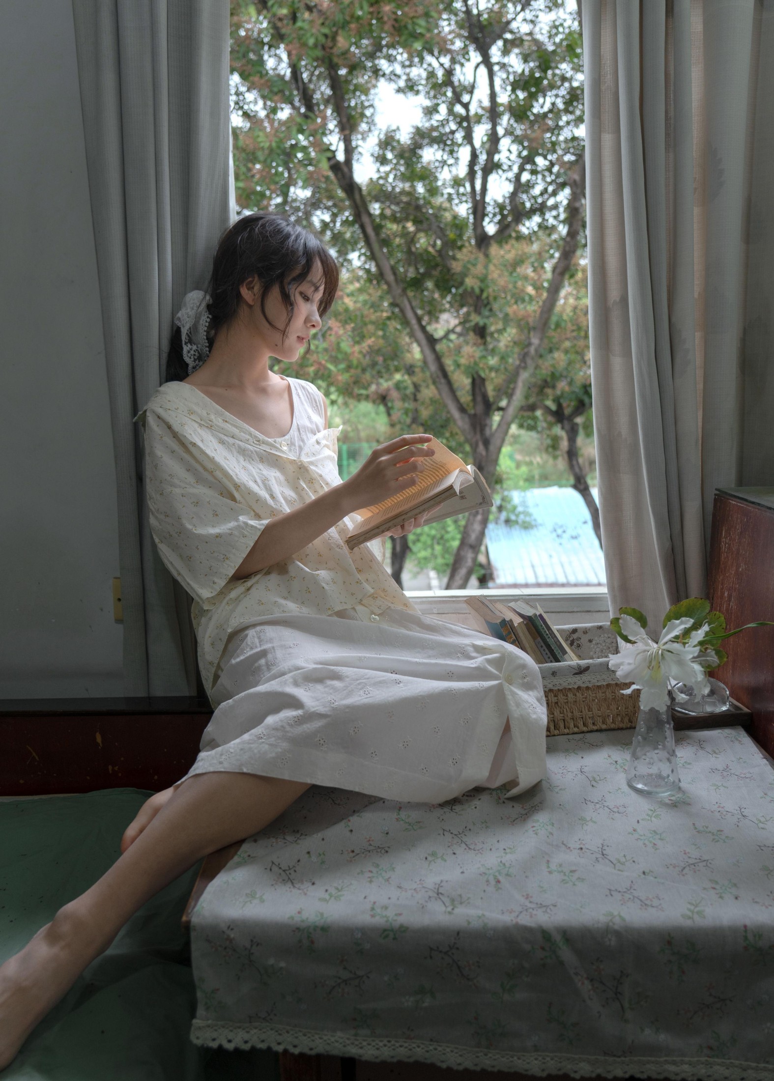 小雨天气 – 《窗畔漫读》[17P]