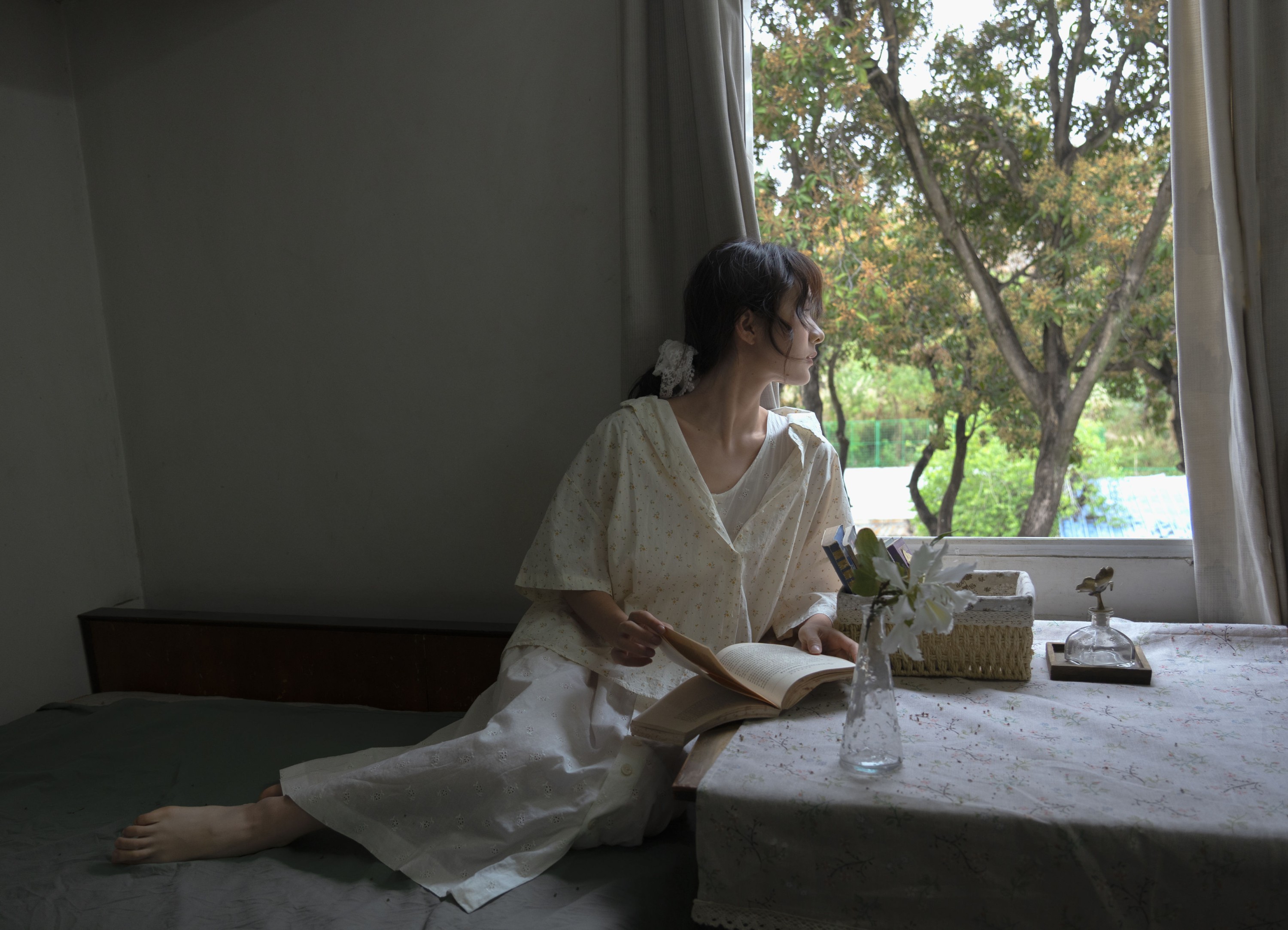 小雨天气 – 《窗畔漫读》[17P]