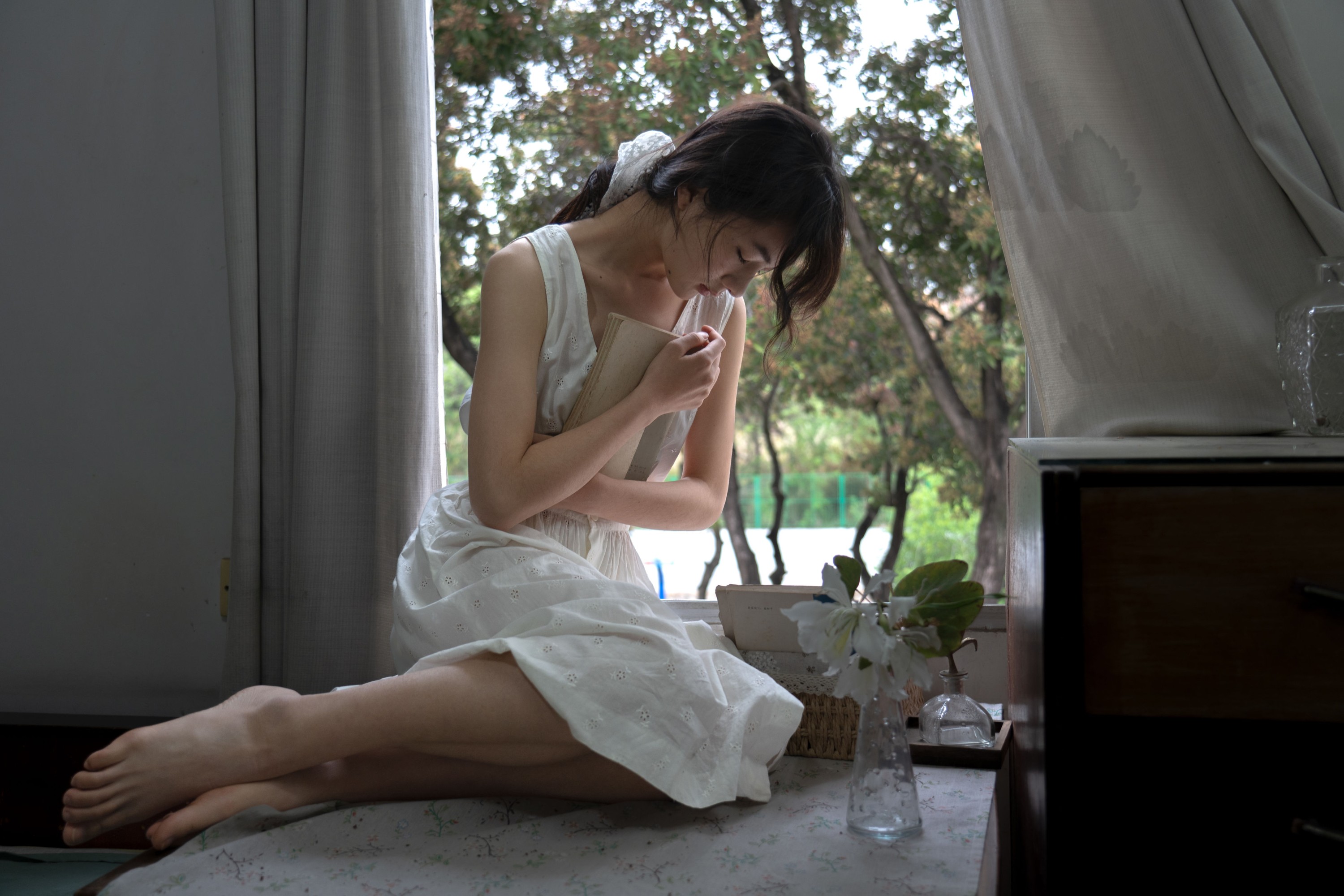 小雨天气 – 《窗畔漫读》[17P]