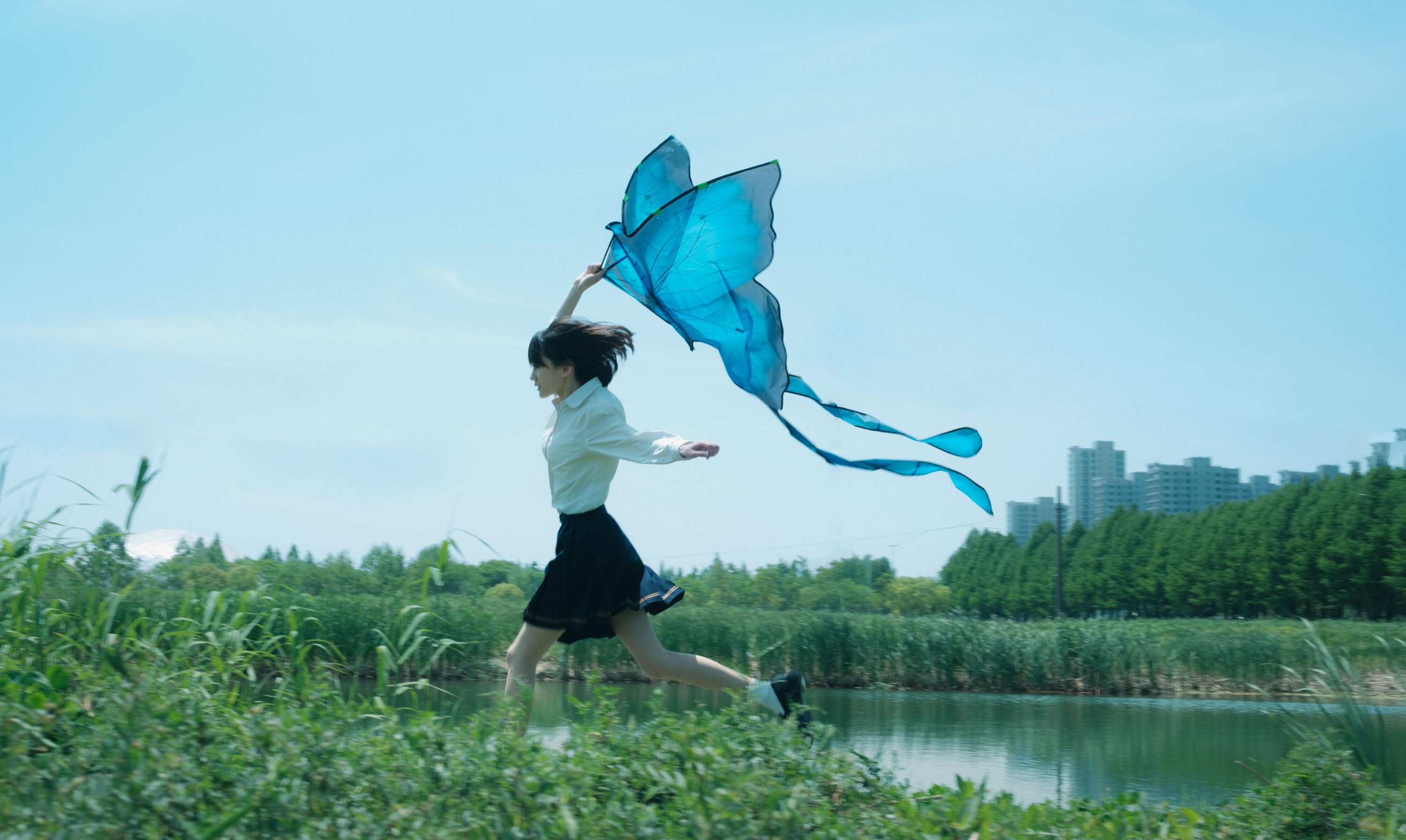 七七 – 《当摄影标题和封面选错就全完了》[13P]