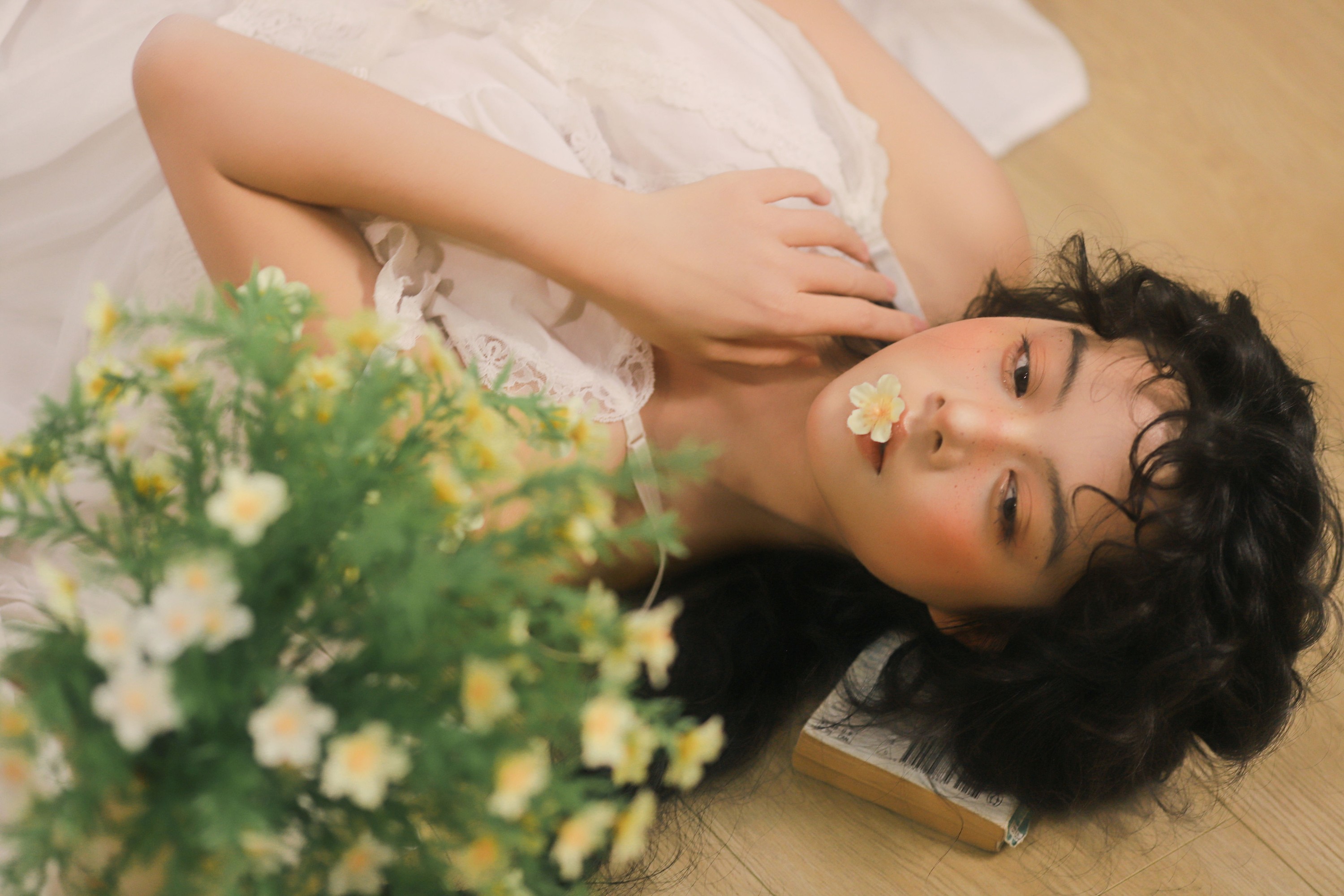 初吾 – 《法式轻私》[33P]