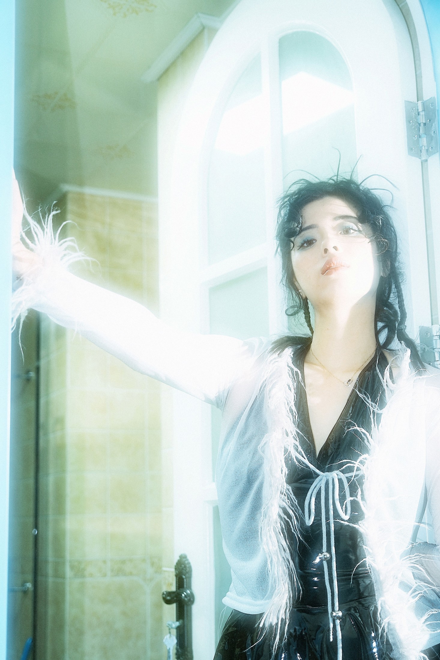 一只仟仟 – 《灯光一闪》[13P]