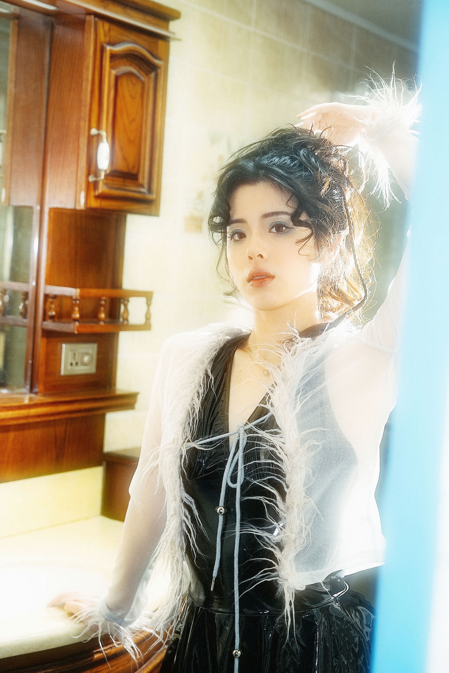 一只仟仟 – 《灯光一闪》[13P]