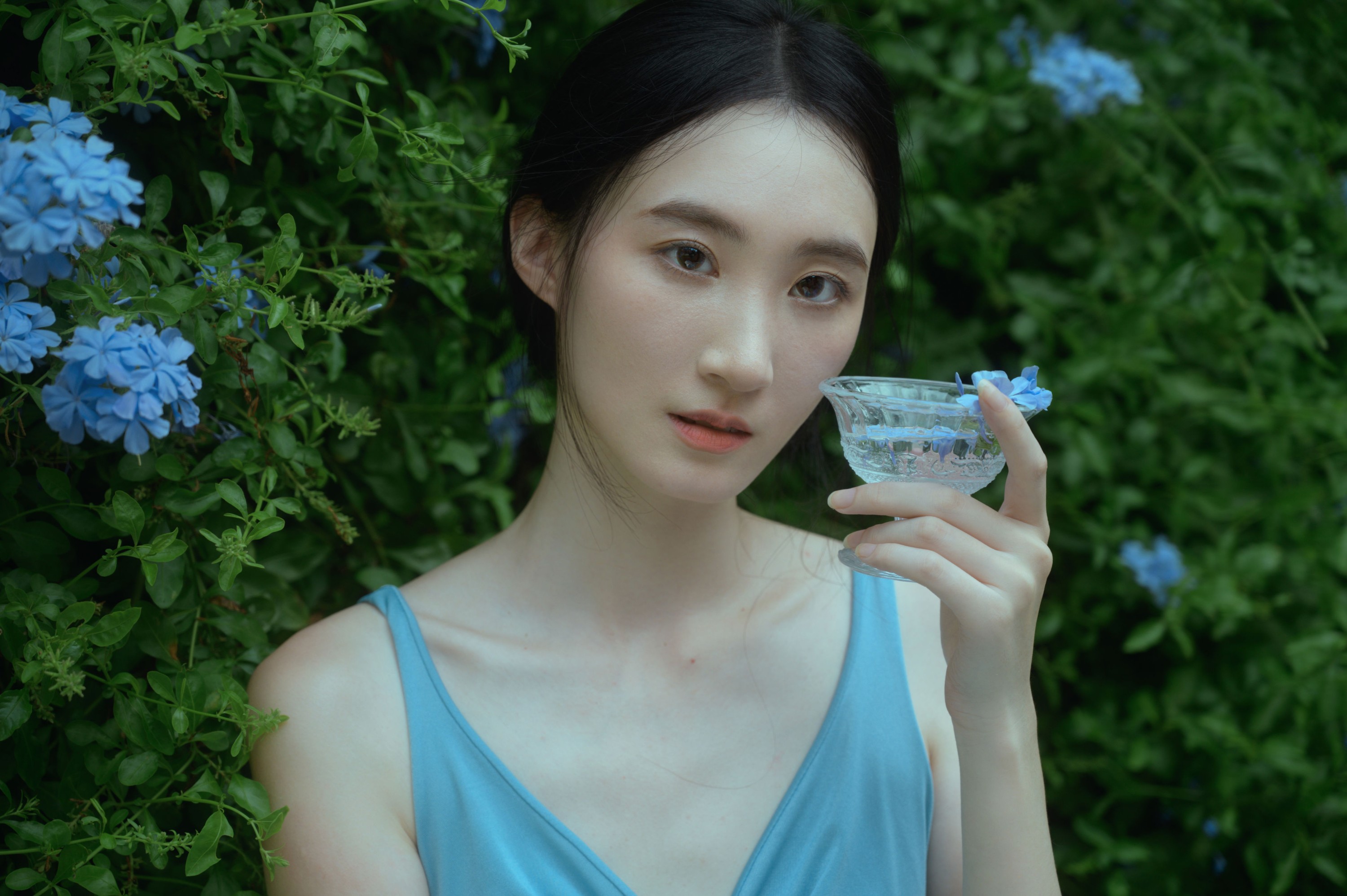 阿吉缘子 – 《夏天与蓝雪花》[14P]