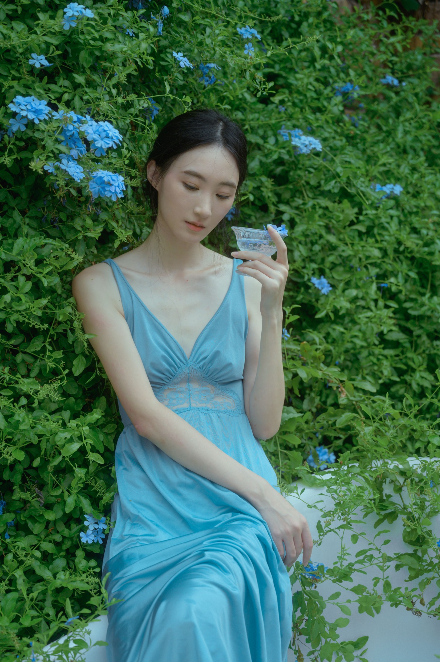 阿吉缘子 – 《夏天与蓝雪花》[14P]