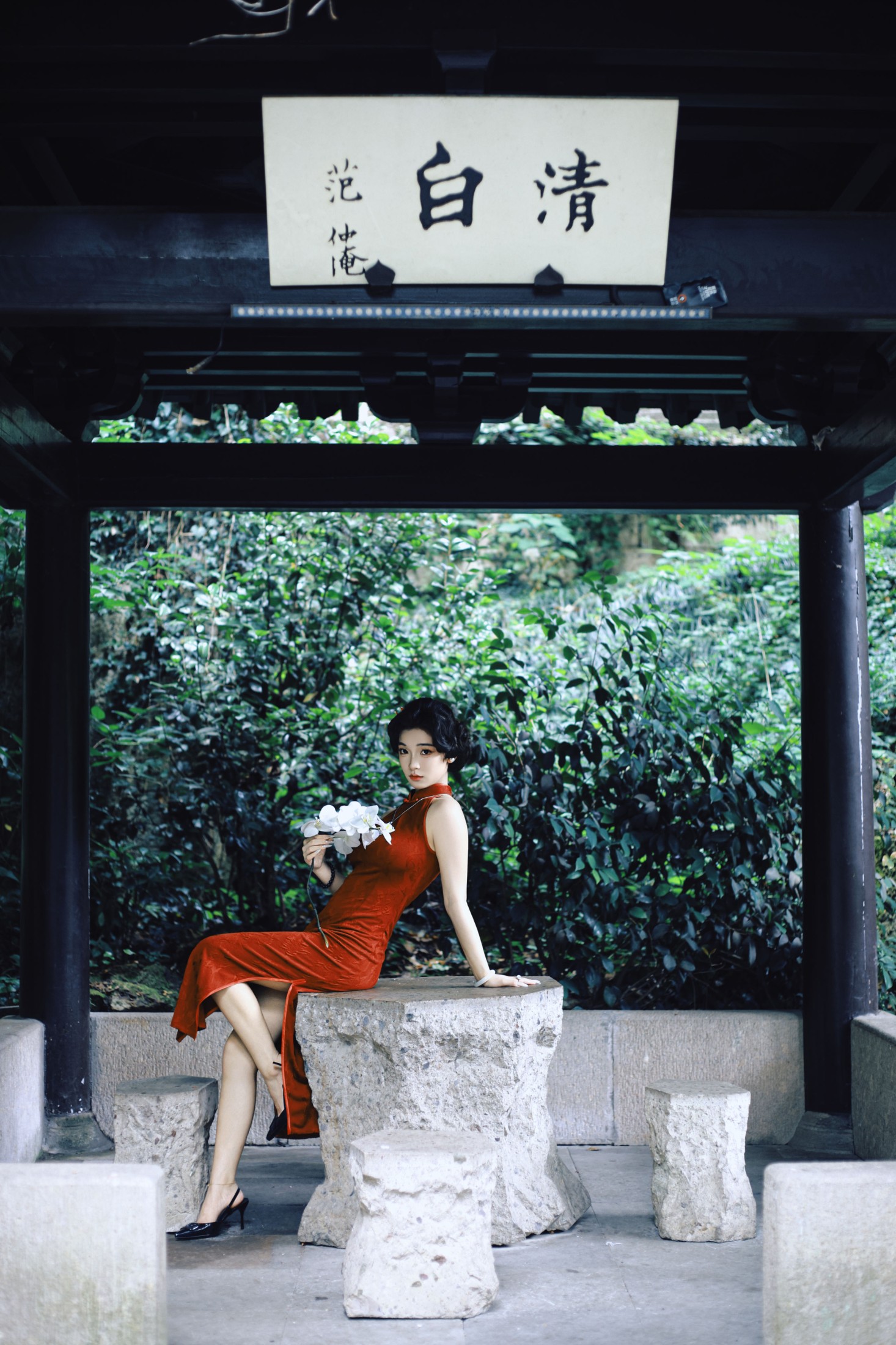 无语草莓 – 《旗袍手推波 江南东方美》[28P]