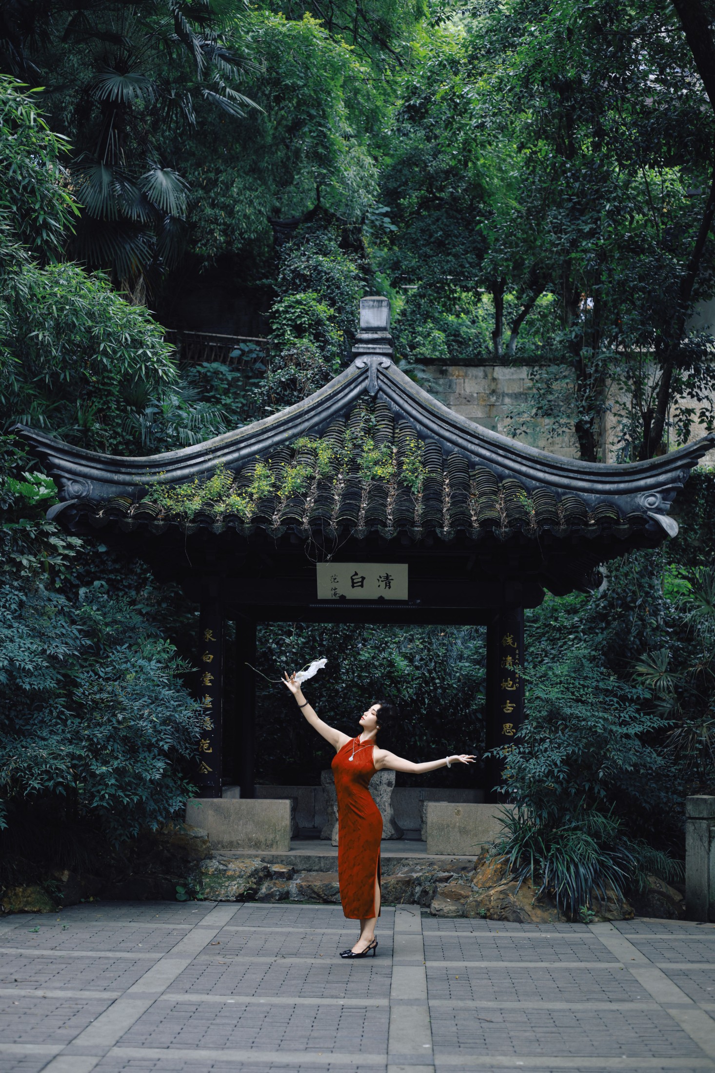 无语草莓 – 《旗袍手推波 江南东方美》[28P]