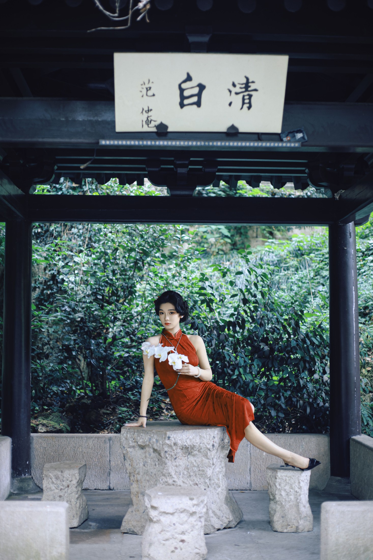 无语草莓 – 《旗袍手推波 江南东方美》[28P]