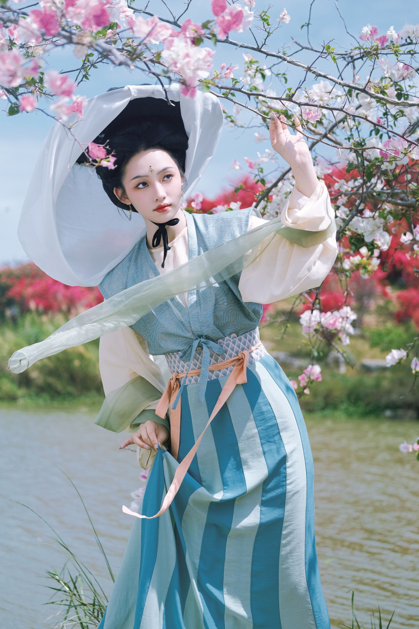 小林 – 《春山》[16P]