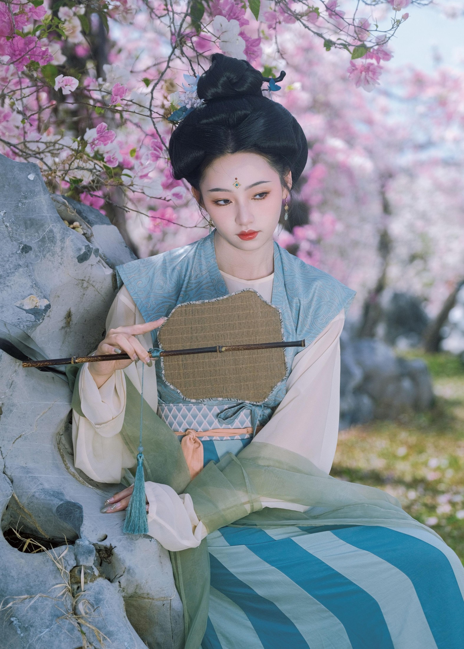 小林 – 《春山》[16P]