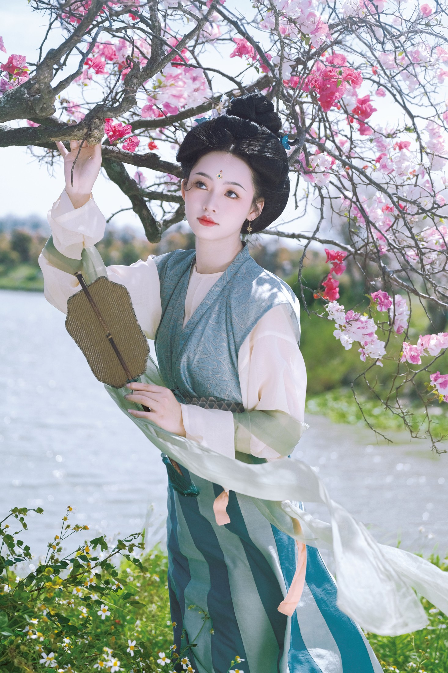 小林 – 《春山》[16P]