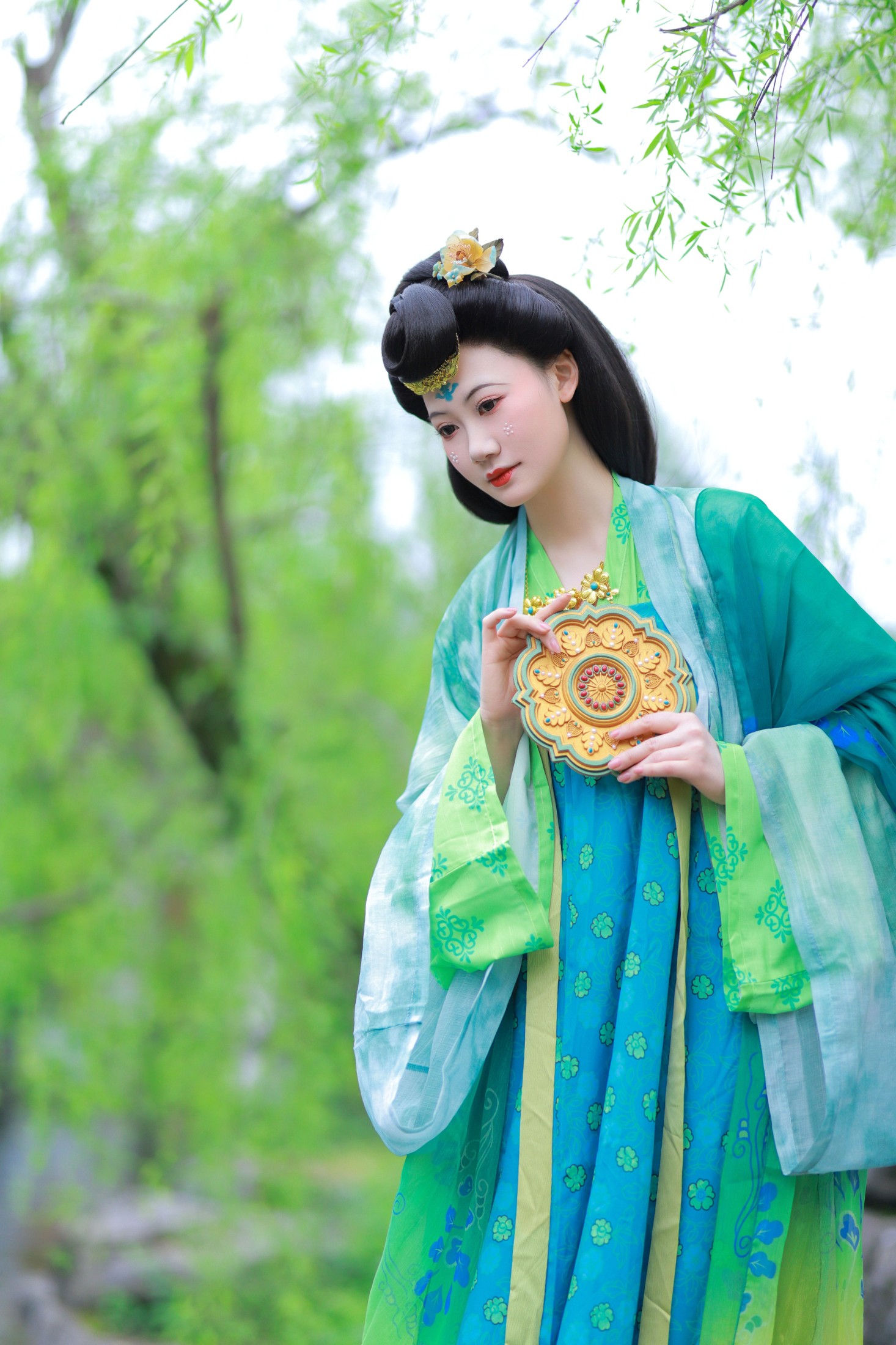 二二二由 – 《曲江池畔柳如烟》[16P]