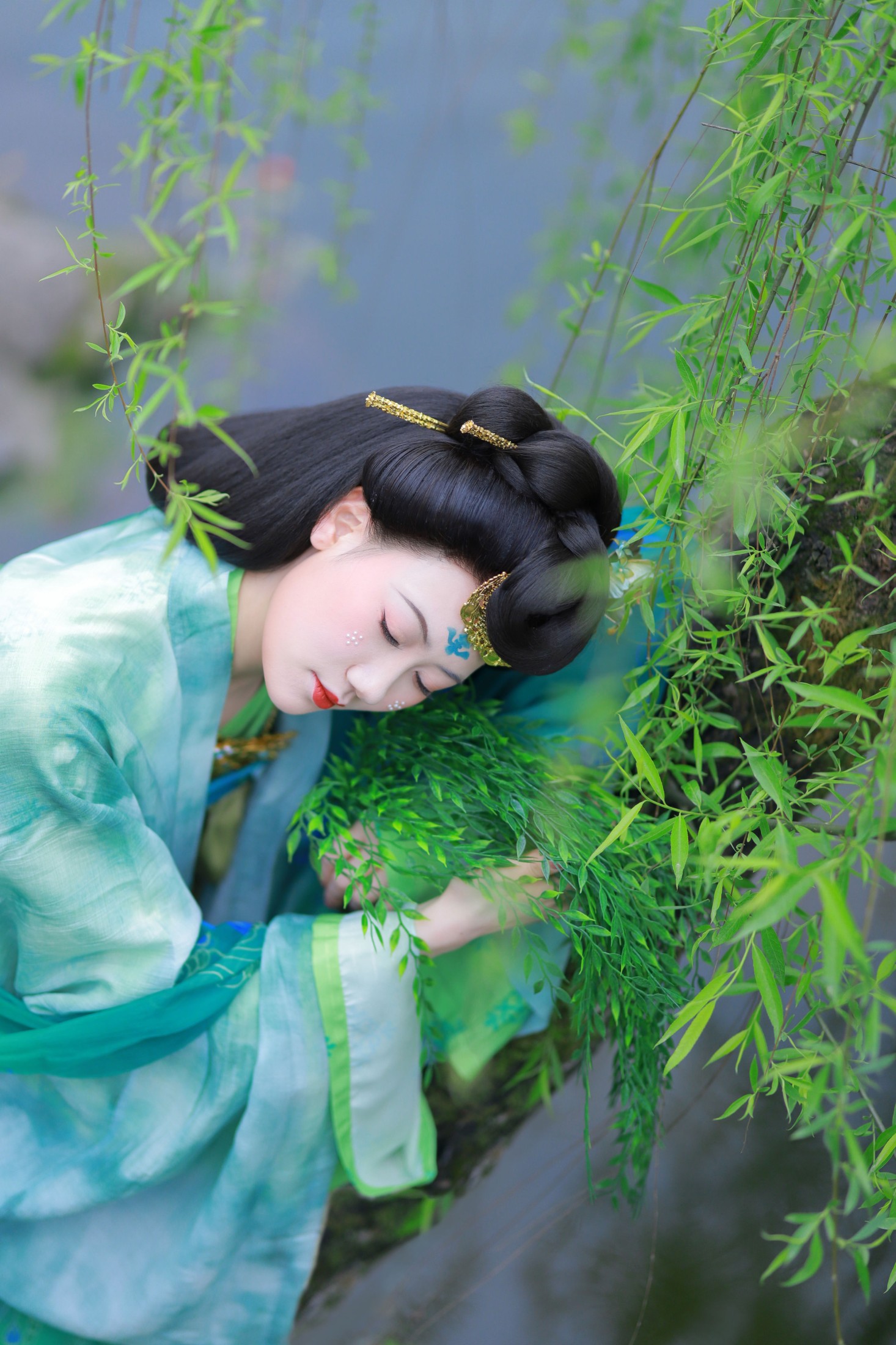 二二二由 – 《曲江池畔柳如烟》[16P]