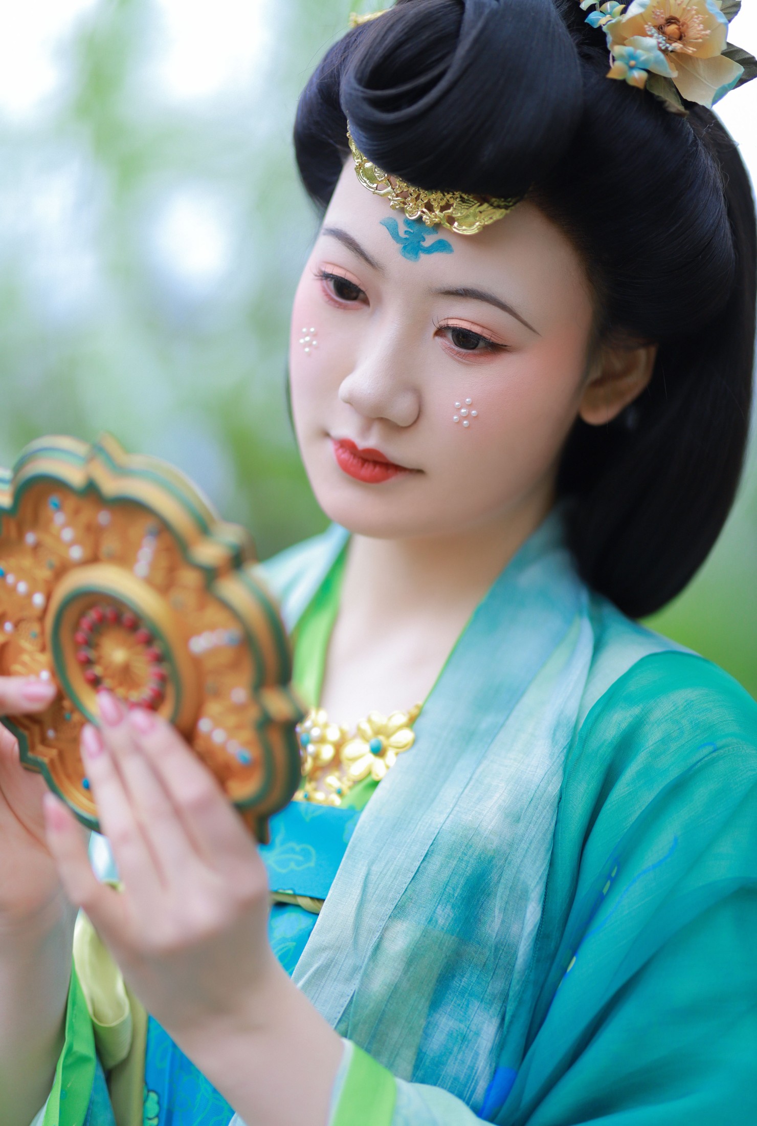 二二二由 – 《曲江池畔柳如烟》[16P]