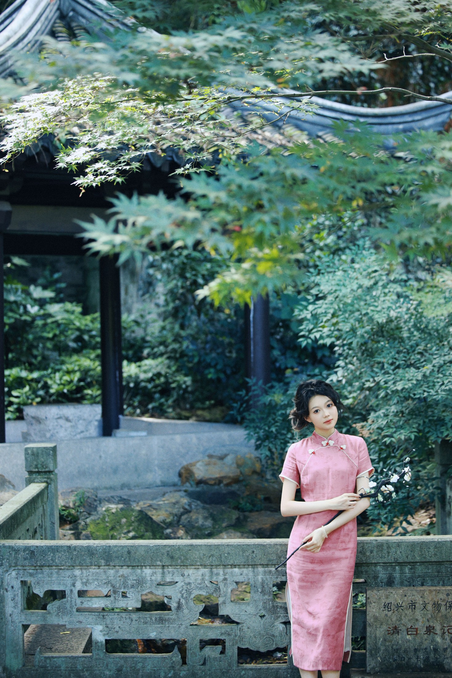 晨曦 – 《气质如兰 江南旗袍》[26P]