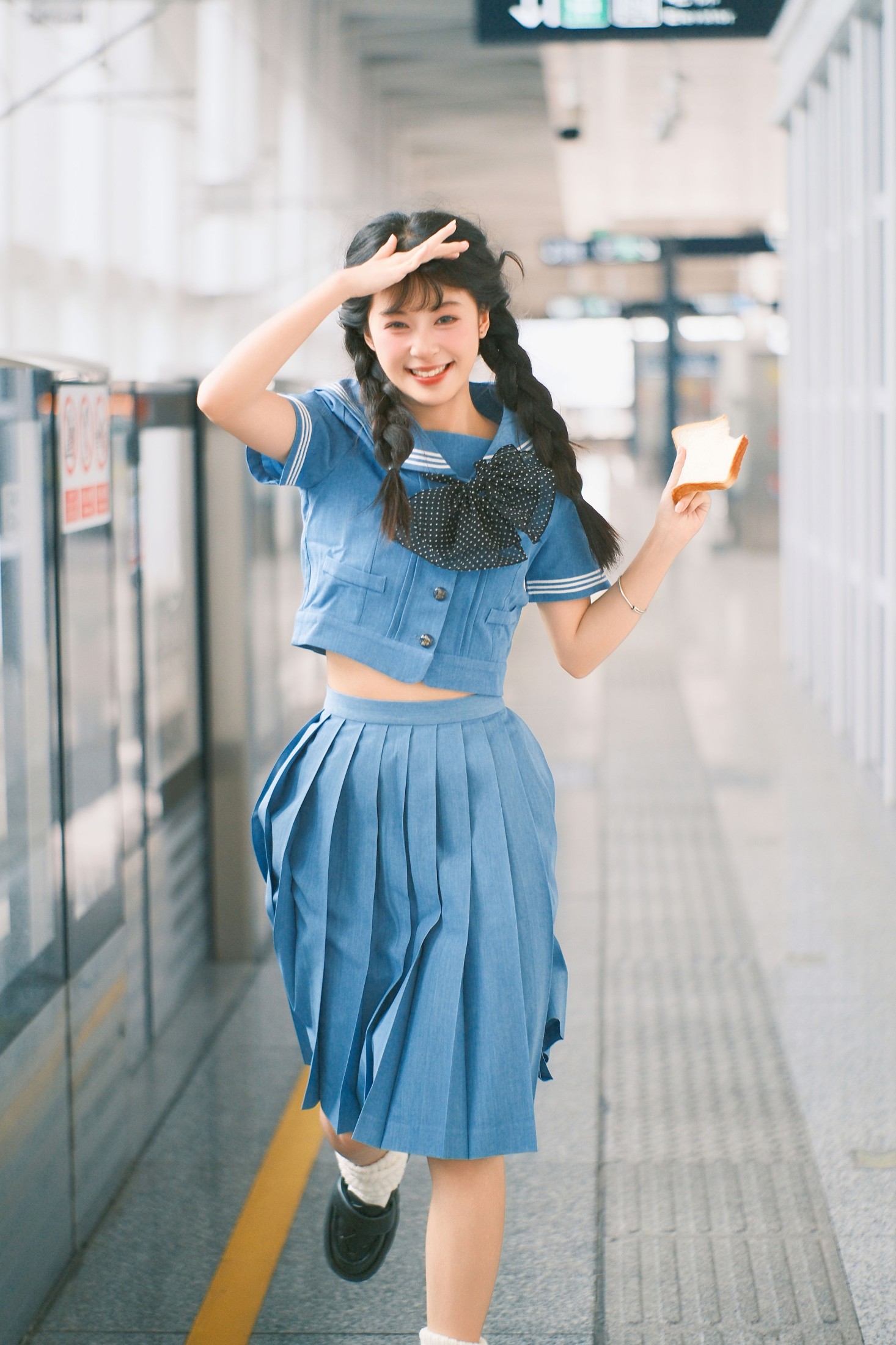 夏芋小年 – 《蓝色系jk》[19P]