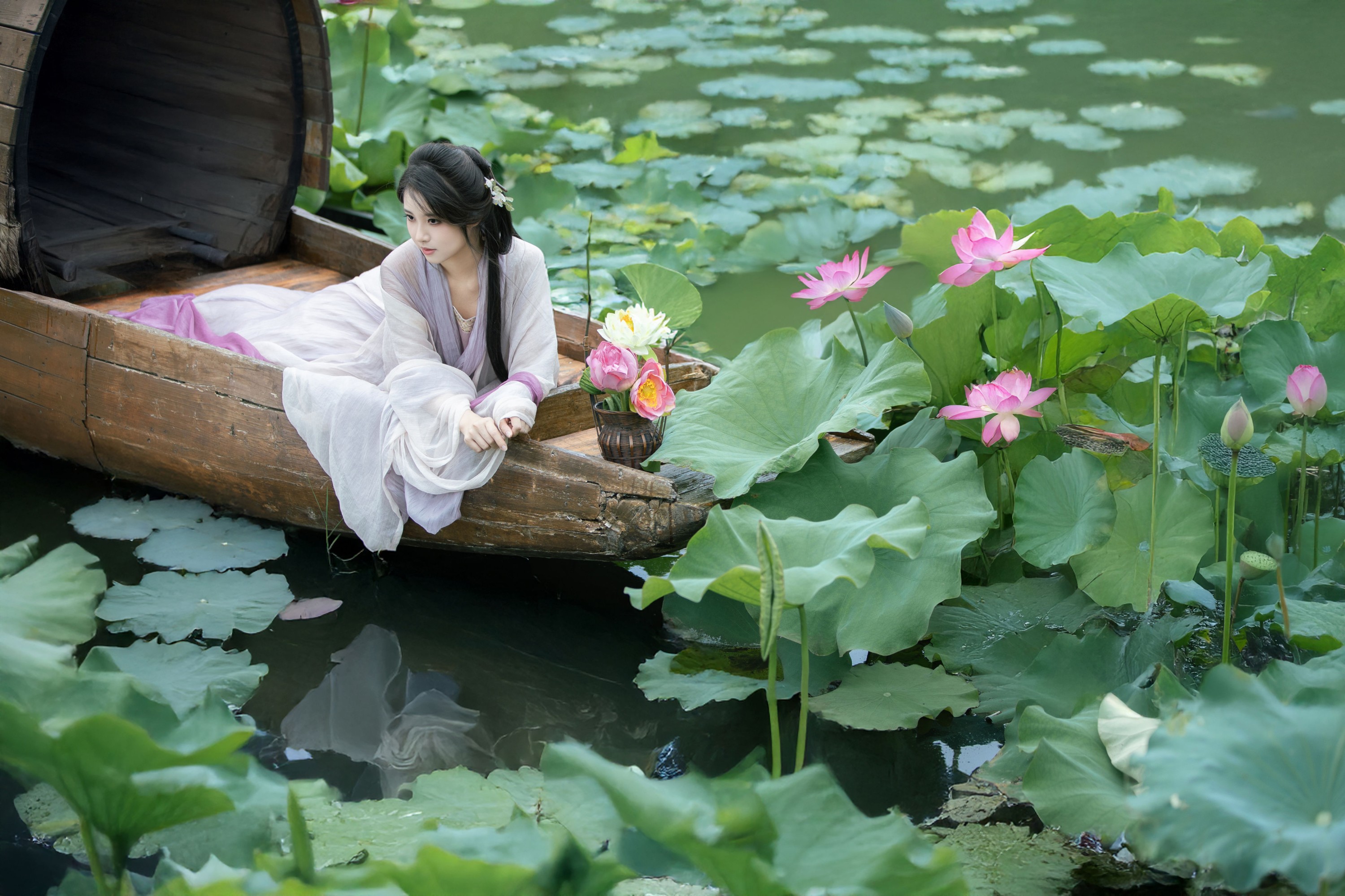 三也酱酱 – 《泣香红》[43P]