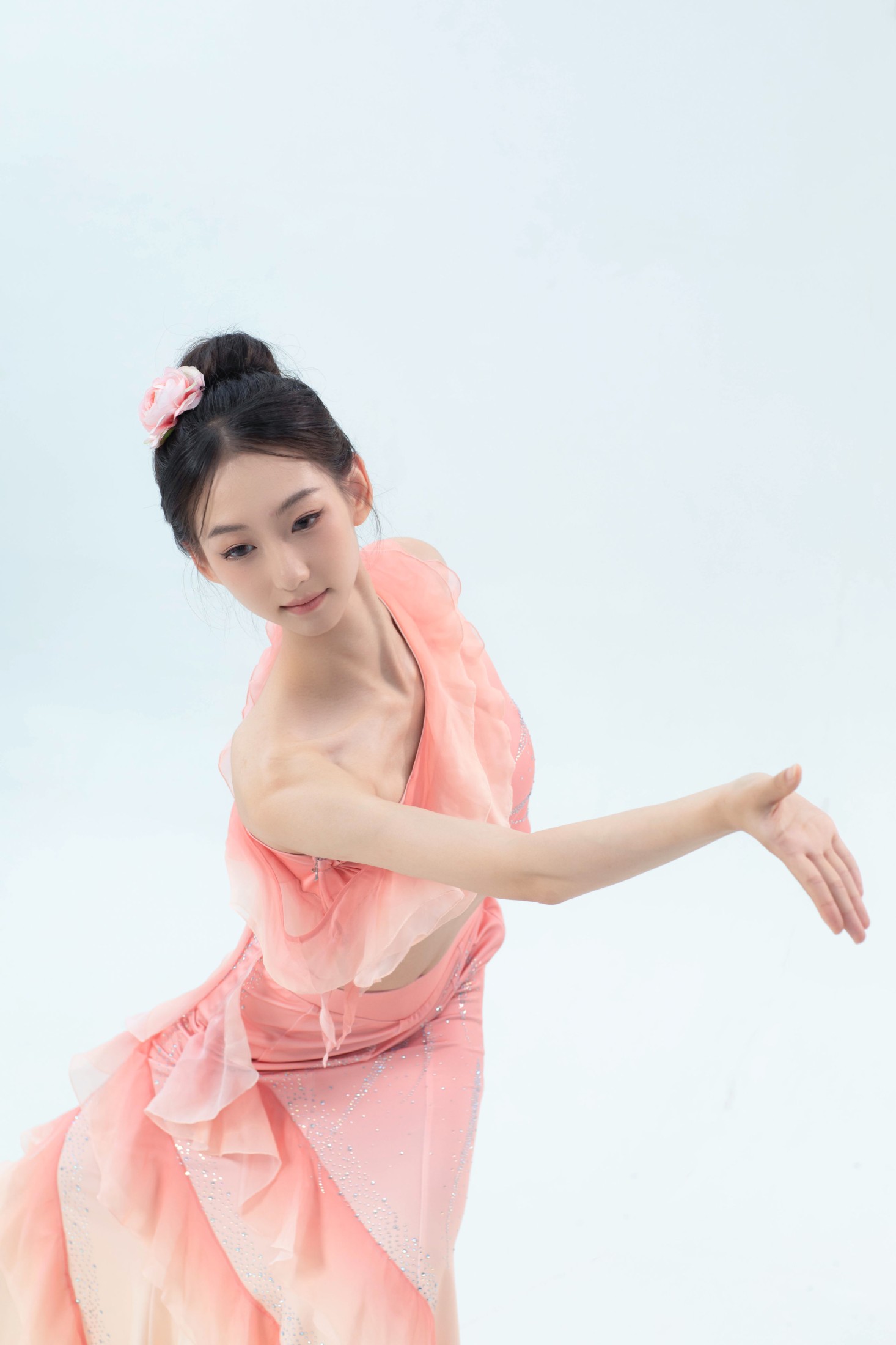 小桃儿酱 – 《跳傣舞的少女》[16P]