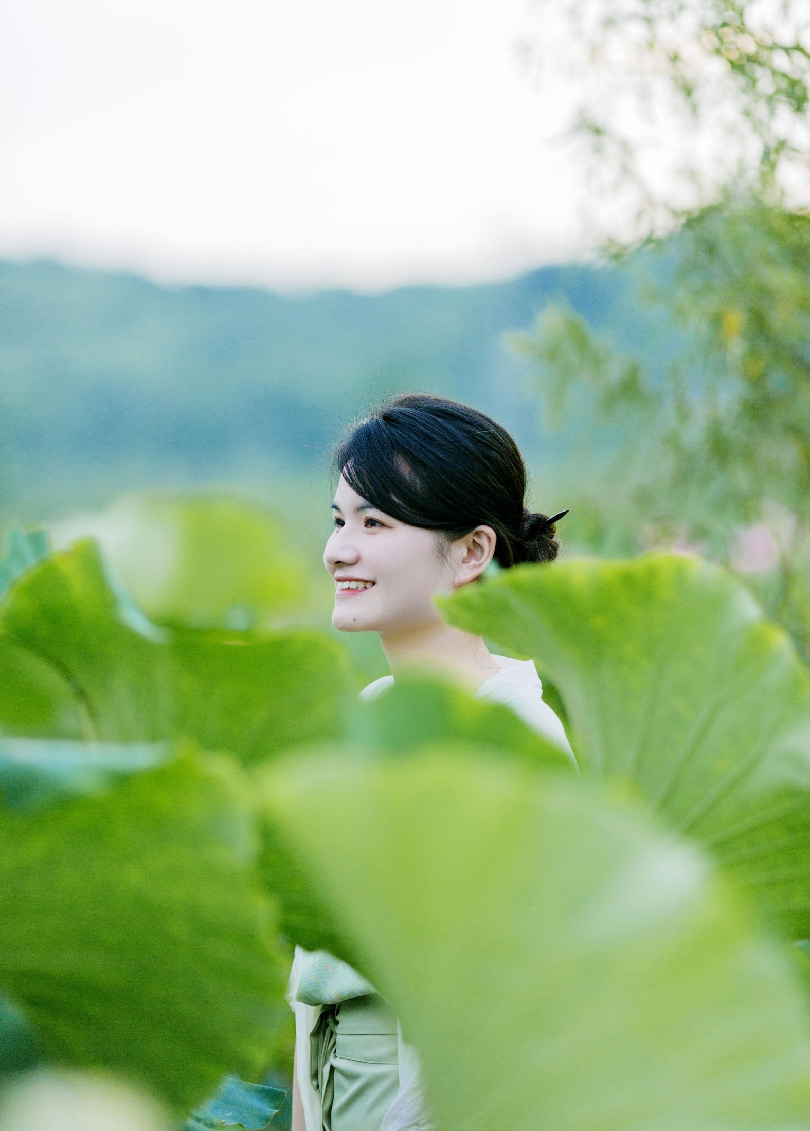 潘潘 – 《春有百花夏有荷》[14P]