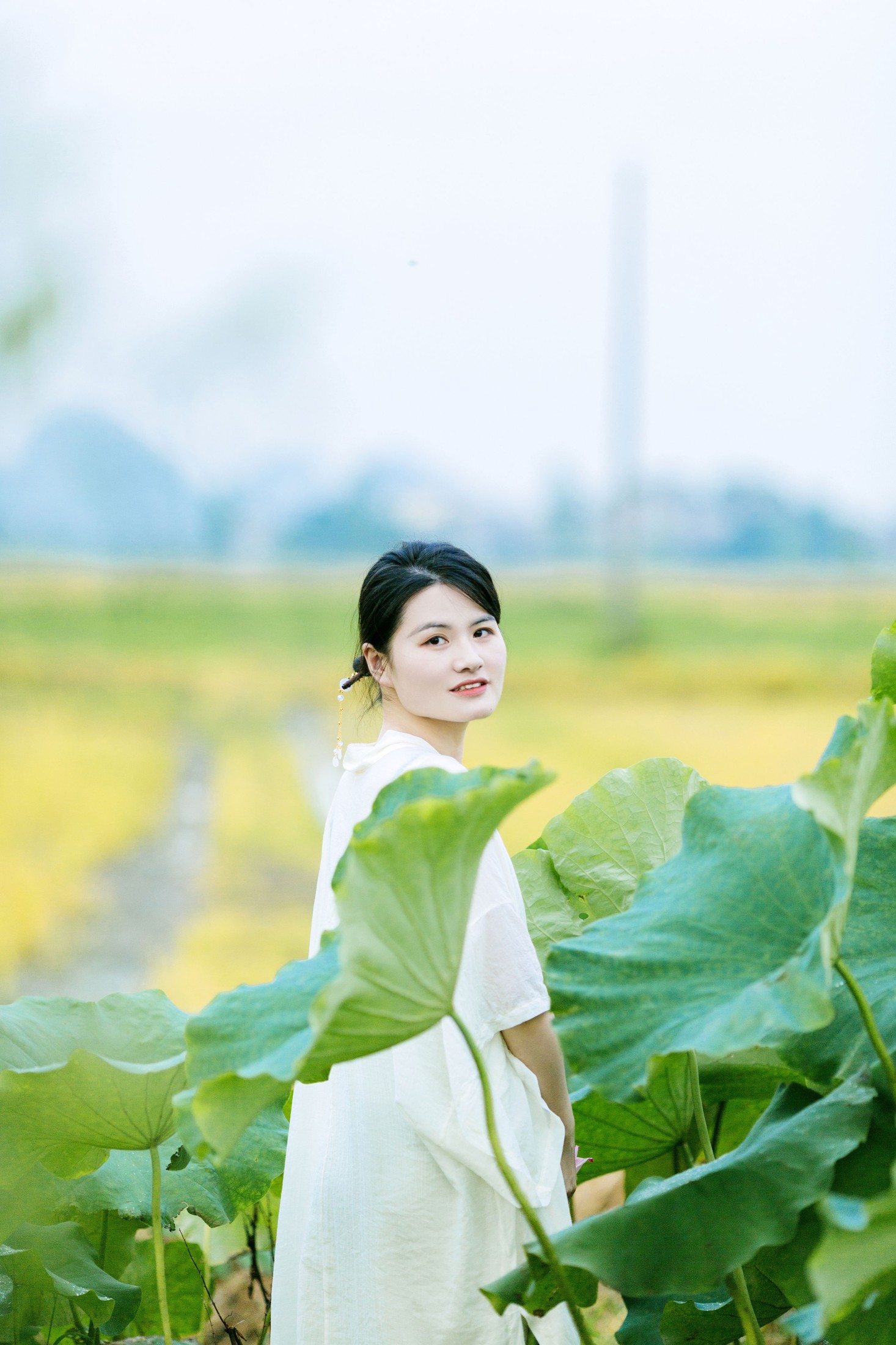 潘潘 – 《春有百花夏有荷》[14P]