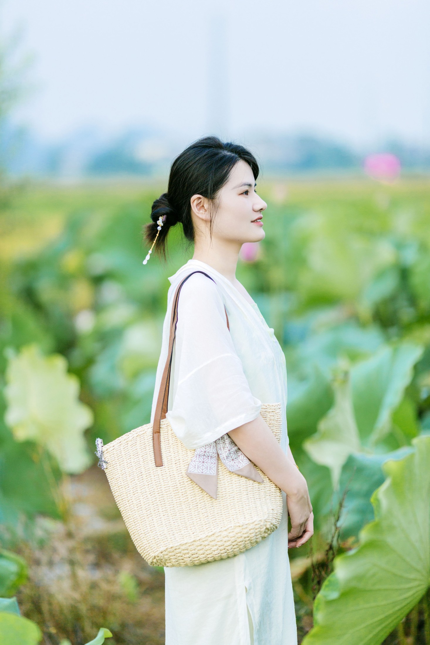 潘潘 – 《春有百花夏有荷》[14P]