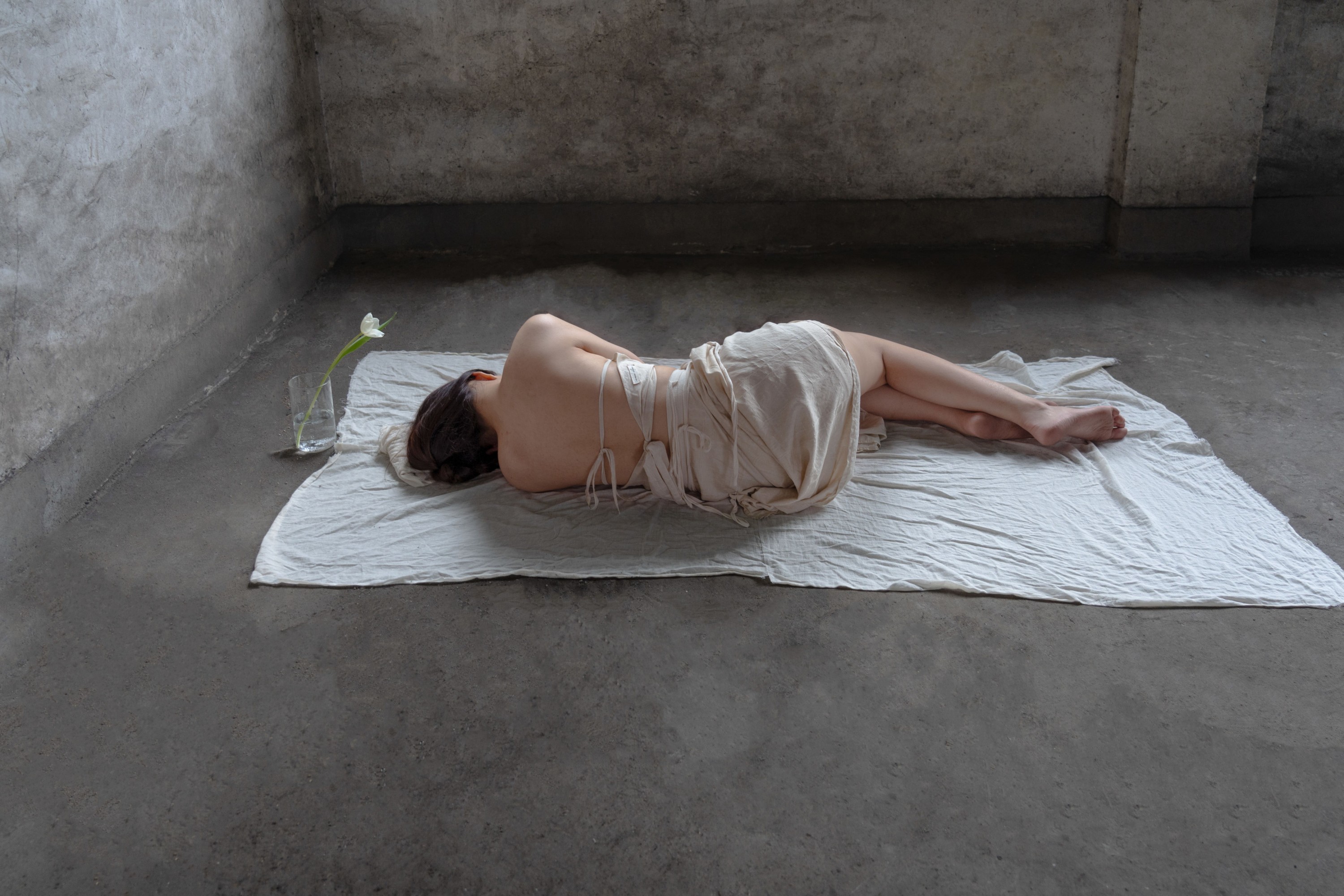 雨琦 – 《我扎根于地，但枝叶随风》[16P] 插图5