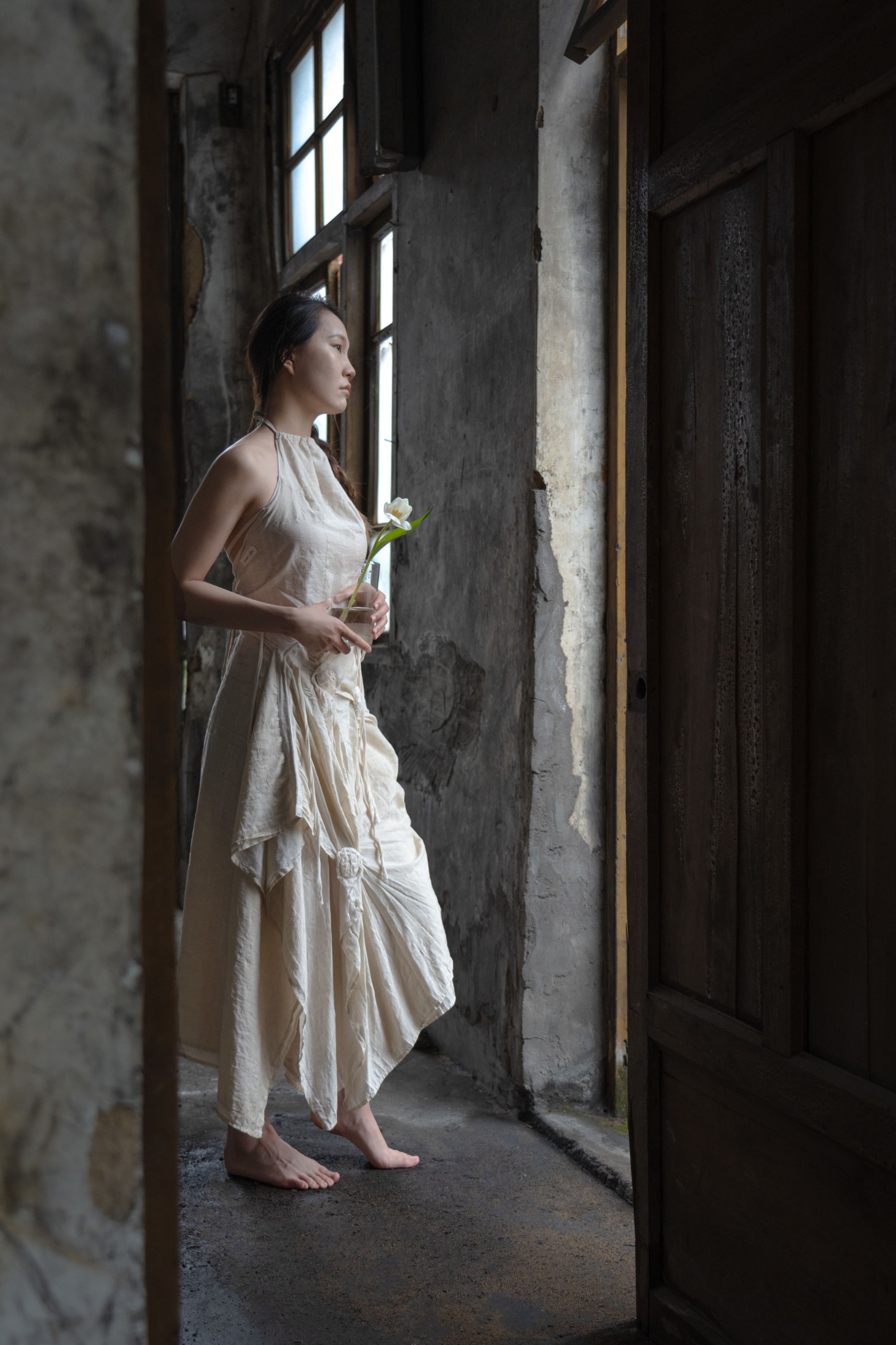 雨琦 – 《我扎根于地，但枝叶随风》[16P]