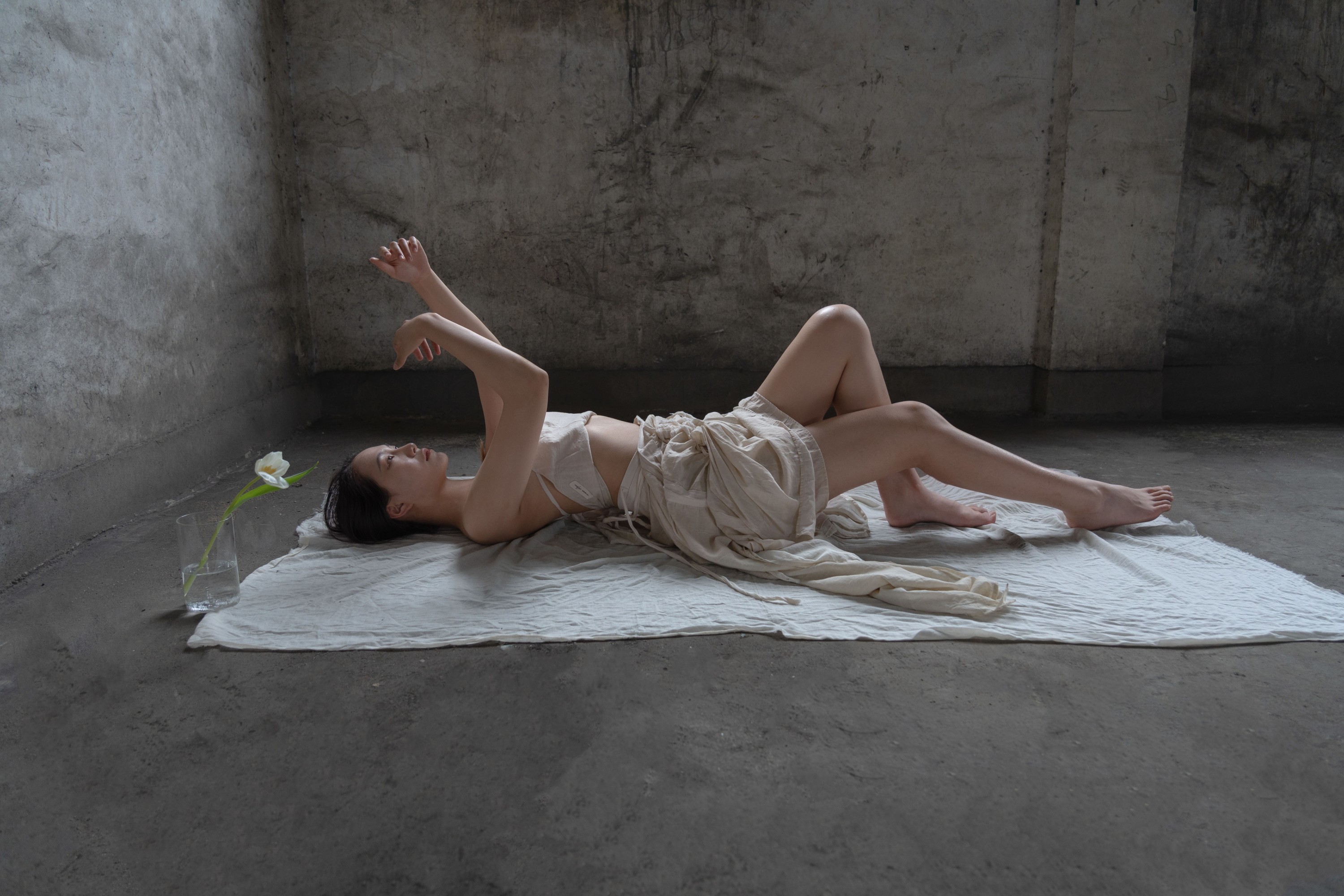 雨琦 – 《我扎根于地，但枝叶随风》[16P] 插图4