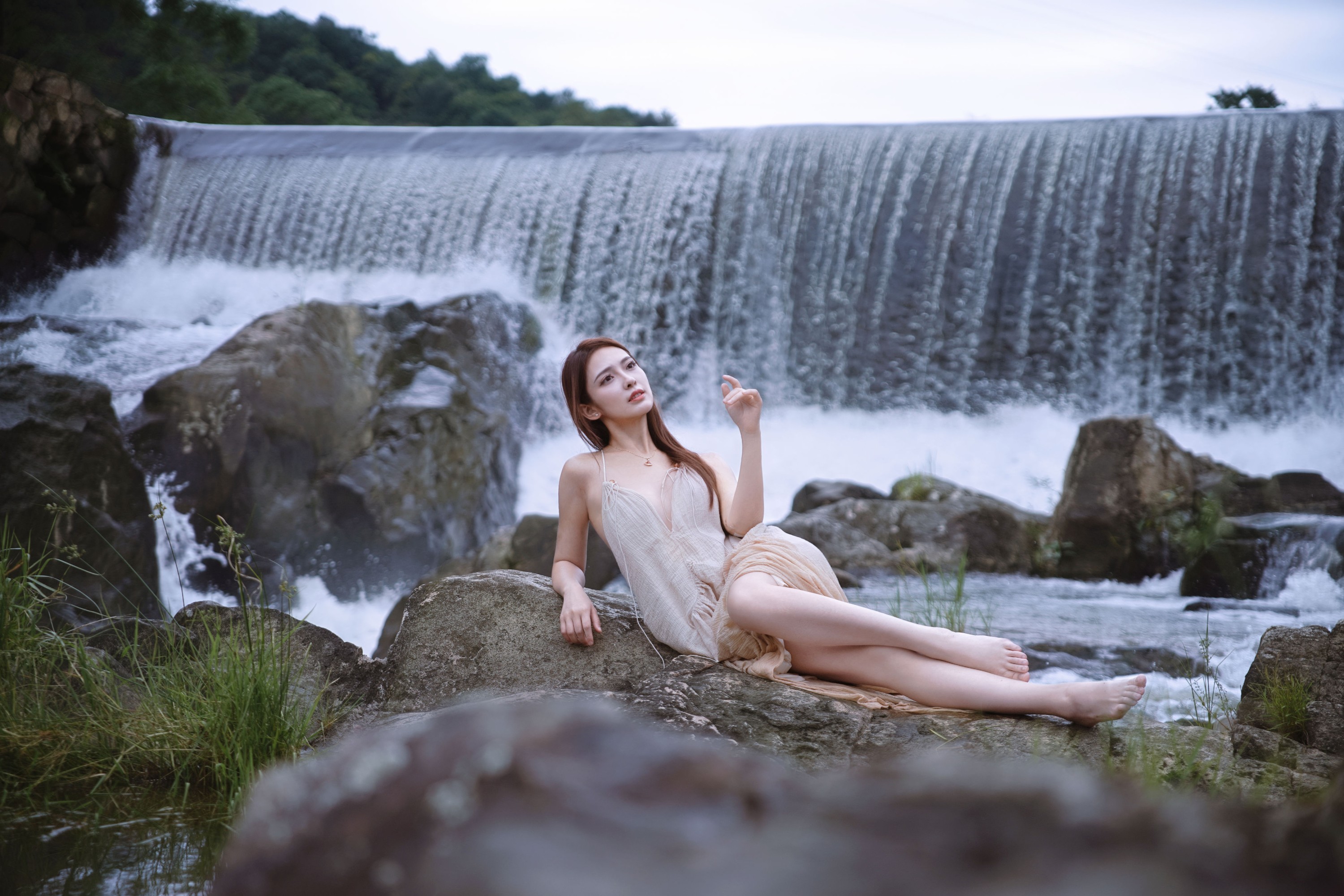 颖儿YY – 《瀑边仙踪：麻裙少女的秘境》[42P] 插图3