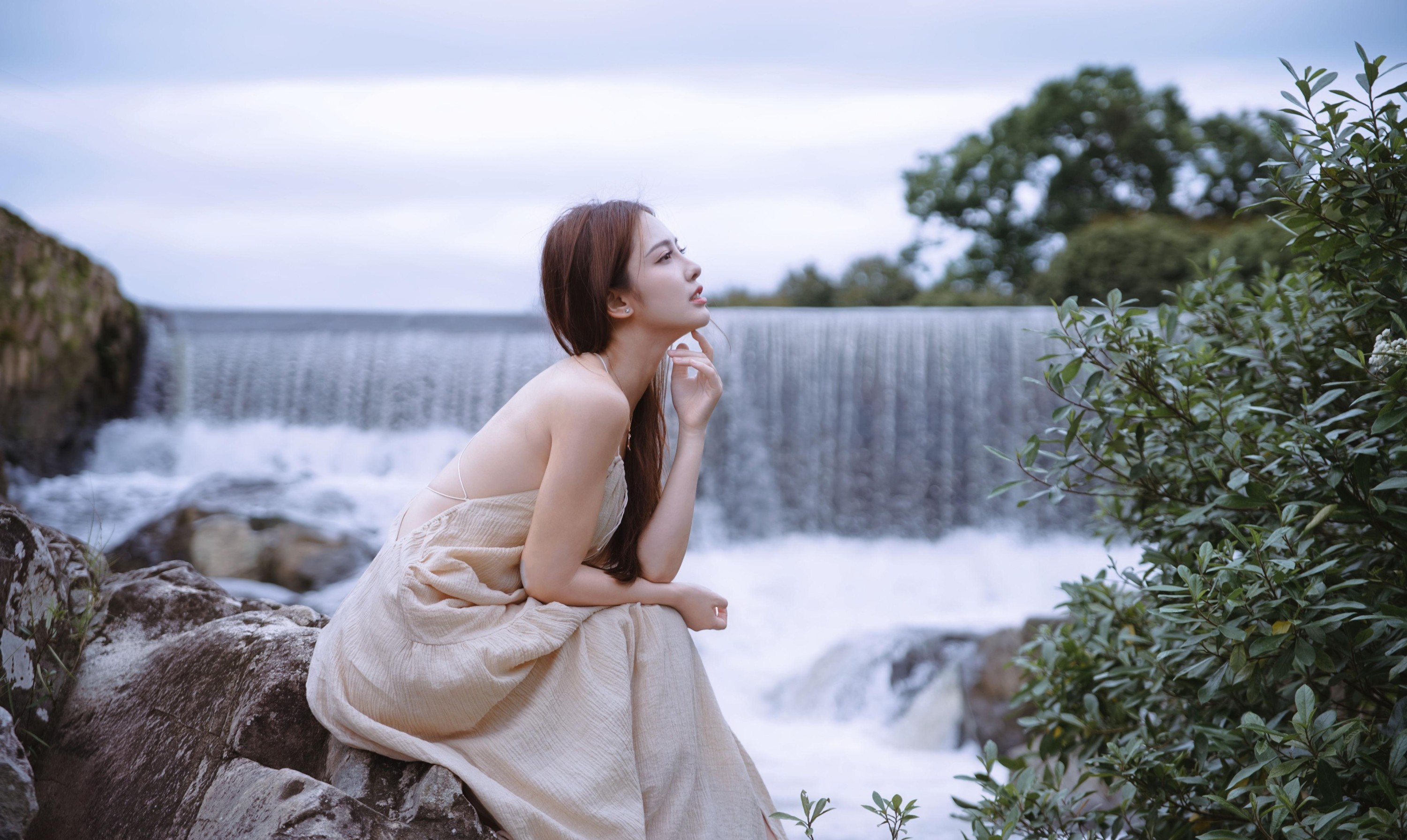 颖儿YY – 《瀑边仙踪：麻裙少女的秘境》[42P] 插图2