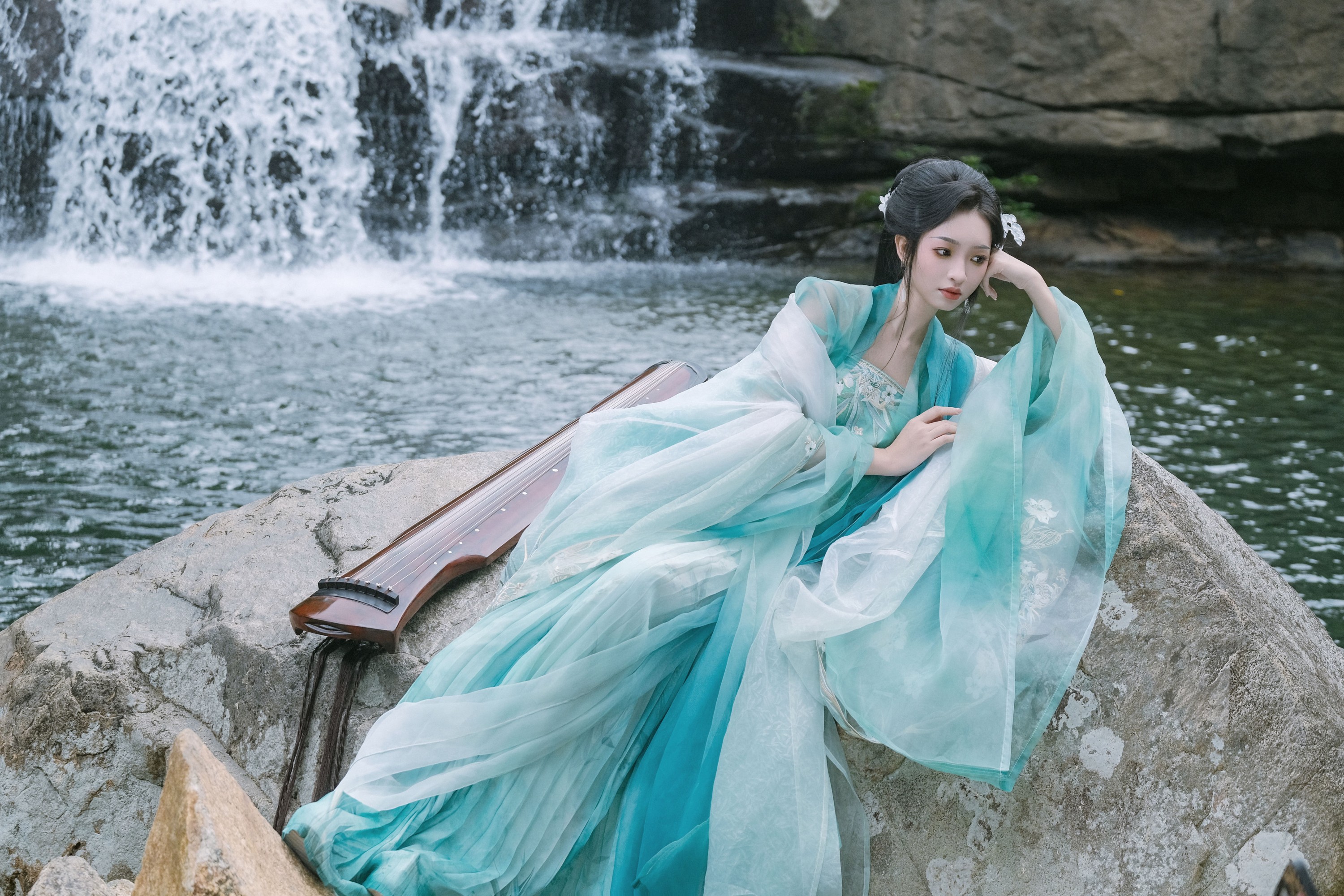 秋咪睡大觉 – 《仙女潭》[16P]