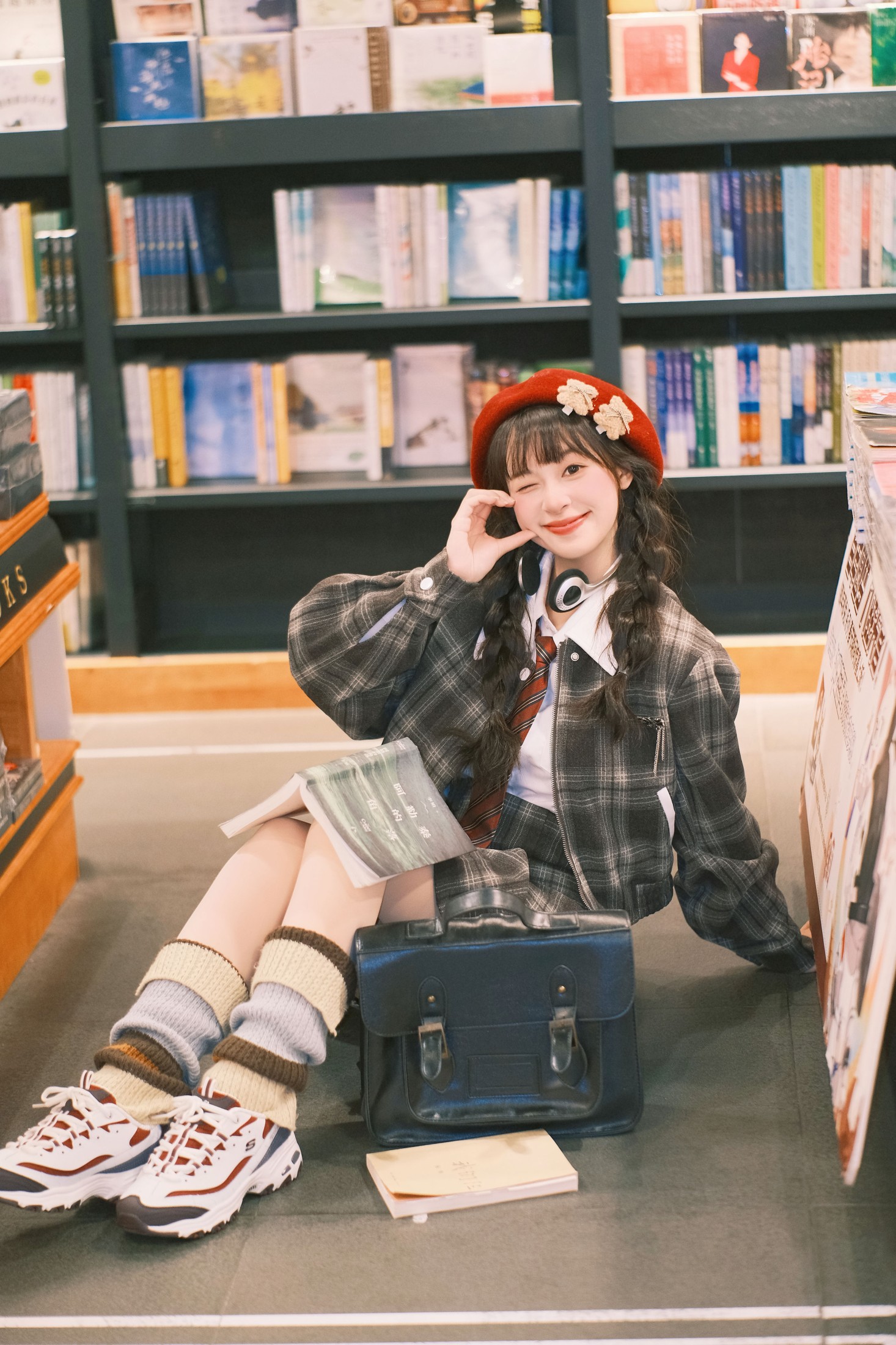 夏芋小年 – 《书店女孩》[20P]